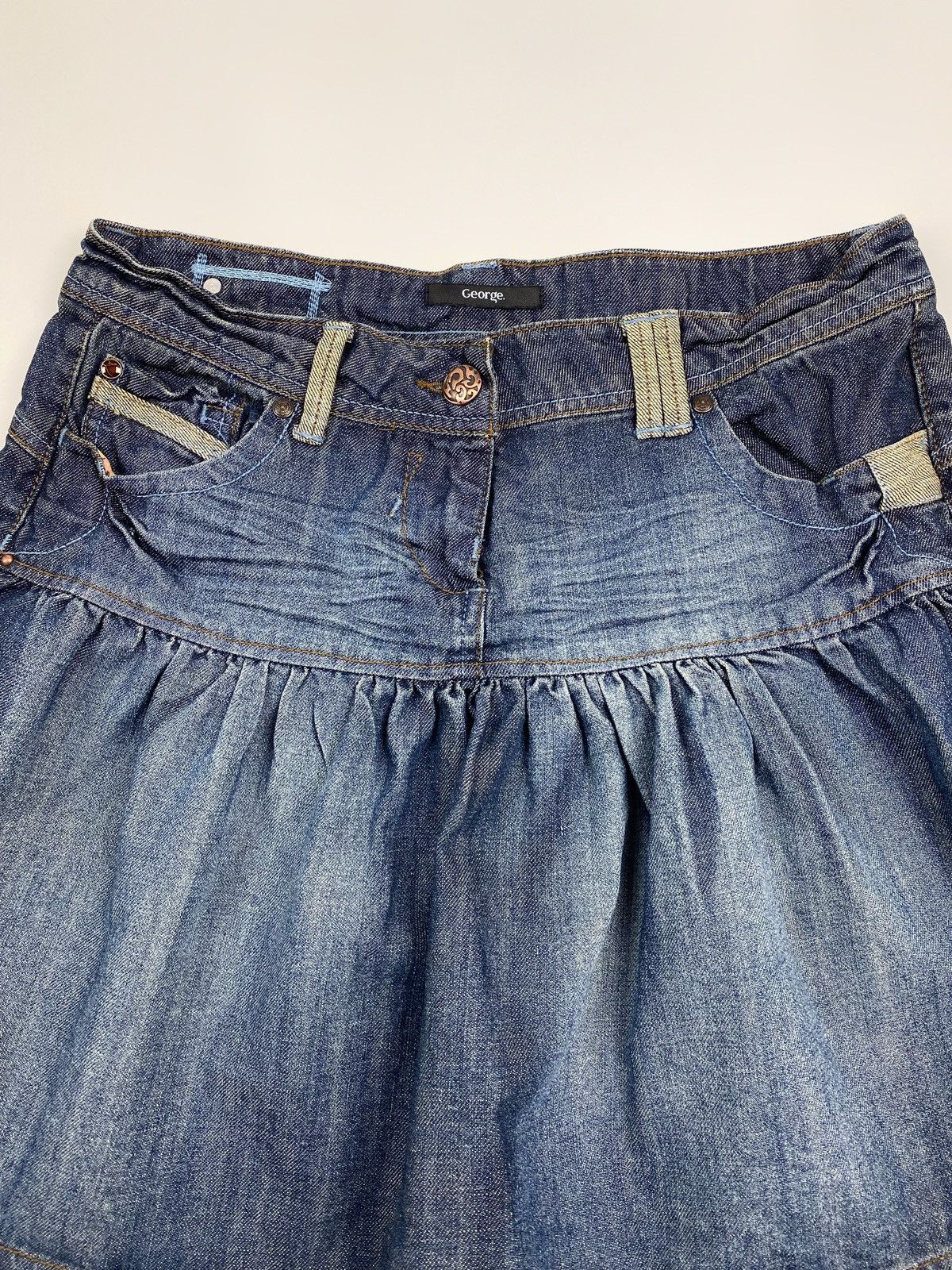 Vintage Y2K George Washed Denim Ruched Ruffle Mini Skirt Size 30" / US 8 / IT 44 - 2 Thumbnail