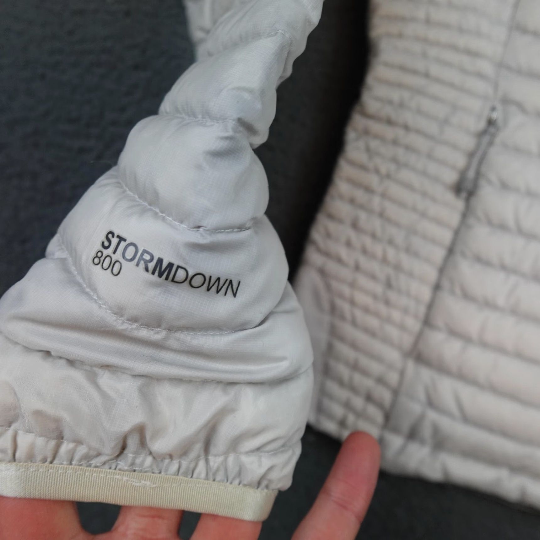 Eddie Bauer Eddie Bauer Jacket Womens XS White StormDown 800 Hooded Down Puffer Zip Size XS / US 0-2 / IT 36-38 - 4 Thumbnail