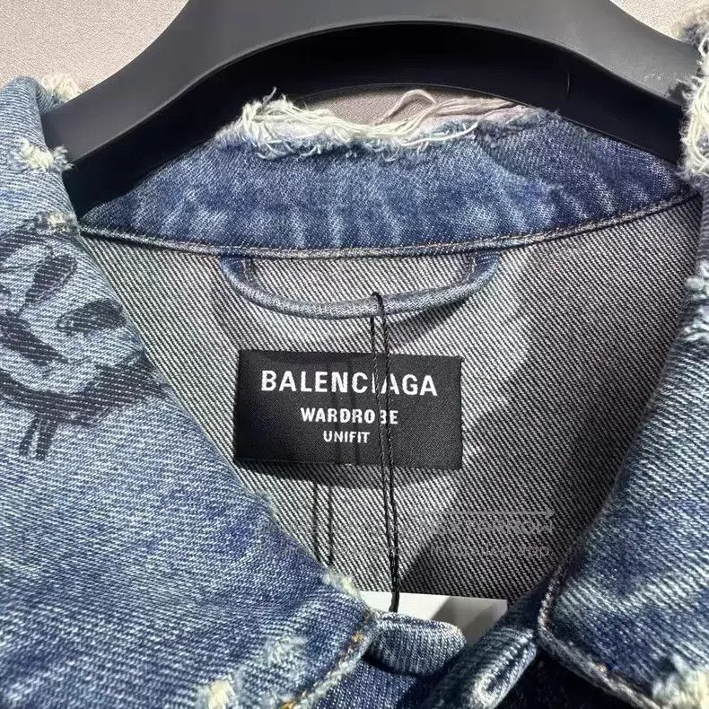 Balenciaga Balenciaga Graffiti Hand-Painted Destroyed Distressed Deni Size US XL / EU 56 / 4 - 4 Thumbnail