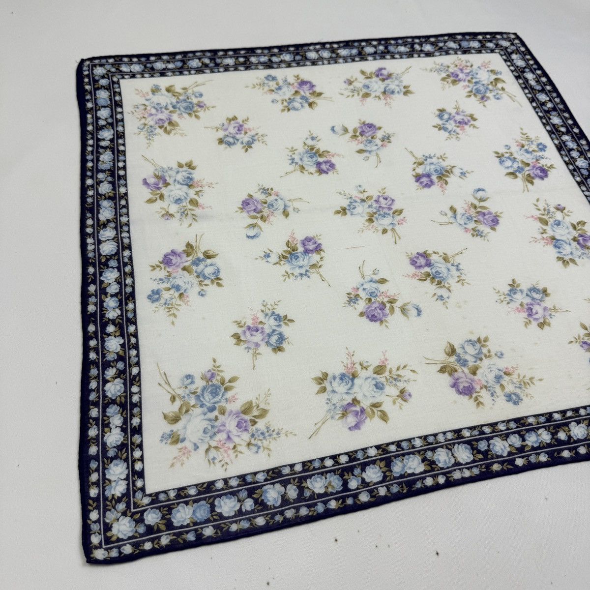 Yves Saint Laurent Yves Saint Laurent Handkerchief Pocket Square Neckerchief Size ONE SIZE - 5 Thumbnail