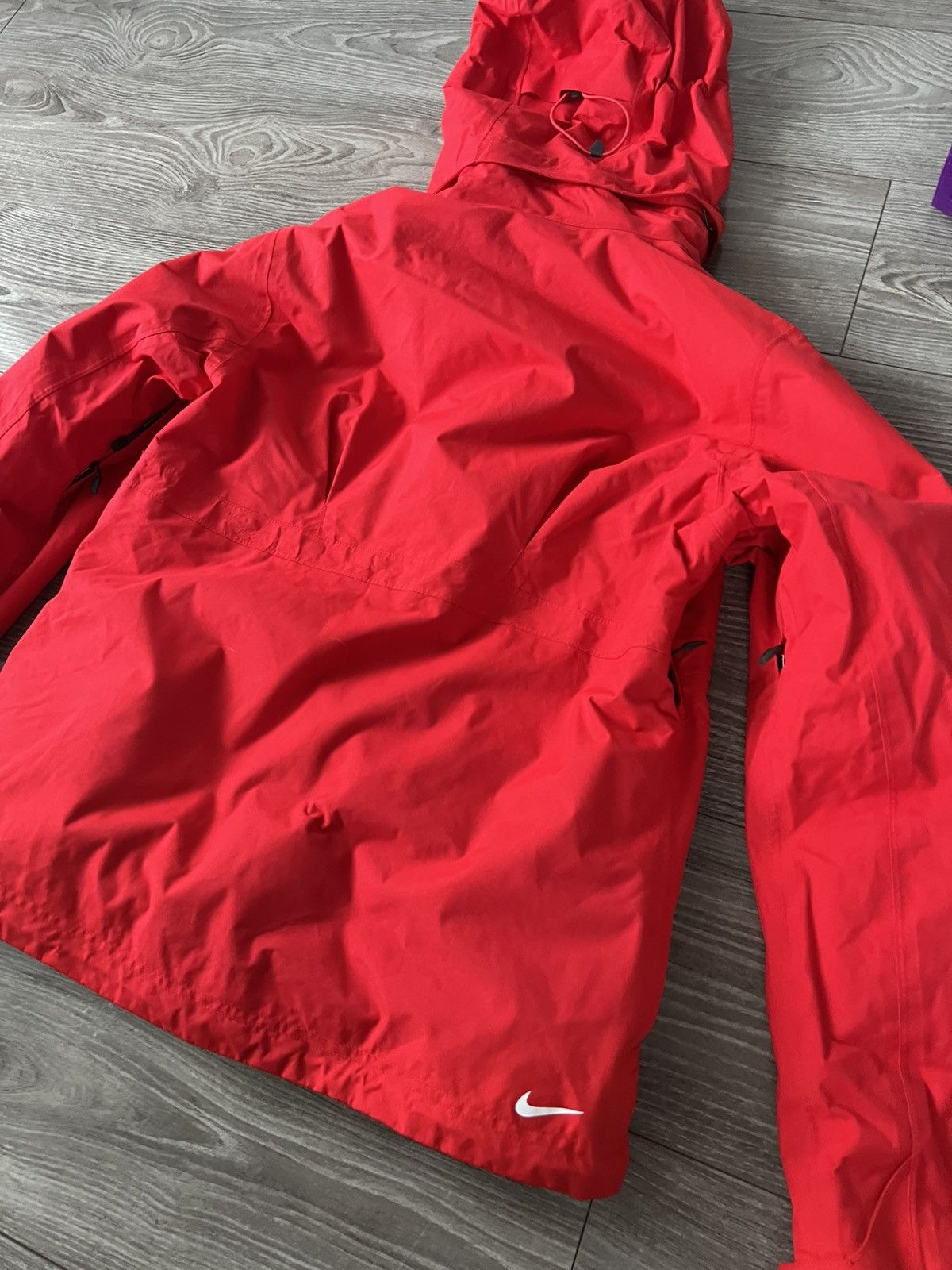 Nike ACG Vintage Nike Acg Waterproof Gorpcore Red Men’s Reg Jacket Size US L / EU 52-54 / 3 - 24 Thumbnail