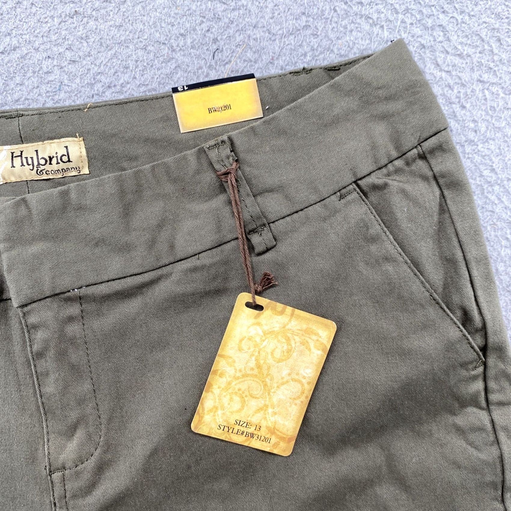 Vintage HYBRID Bermuda Green Mid Rise Flat Front Casual Shorts Size 13 Womens Juniors Cotton Blend Pocket Slit Pockets New Size 34" / US 12 / IT 48 - 2 Thumbnail