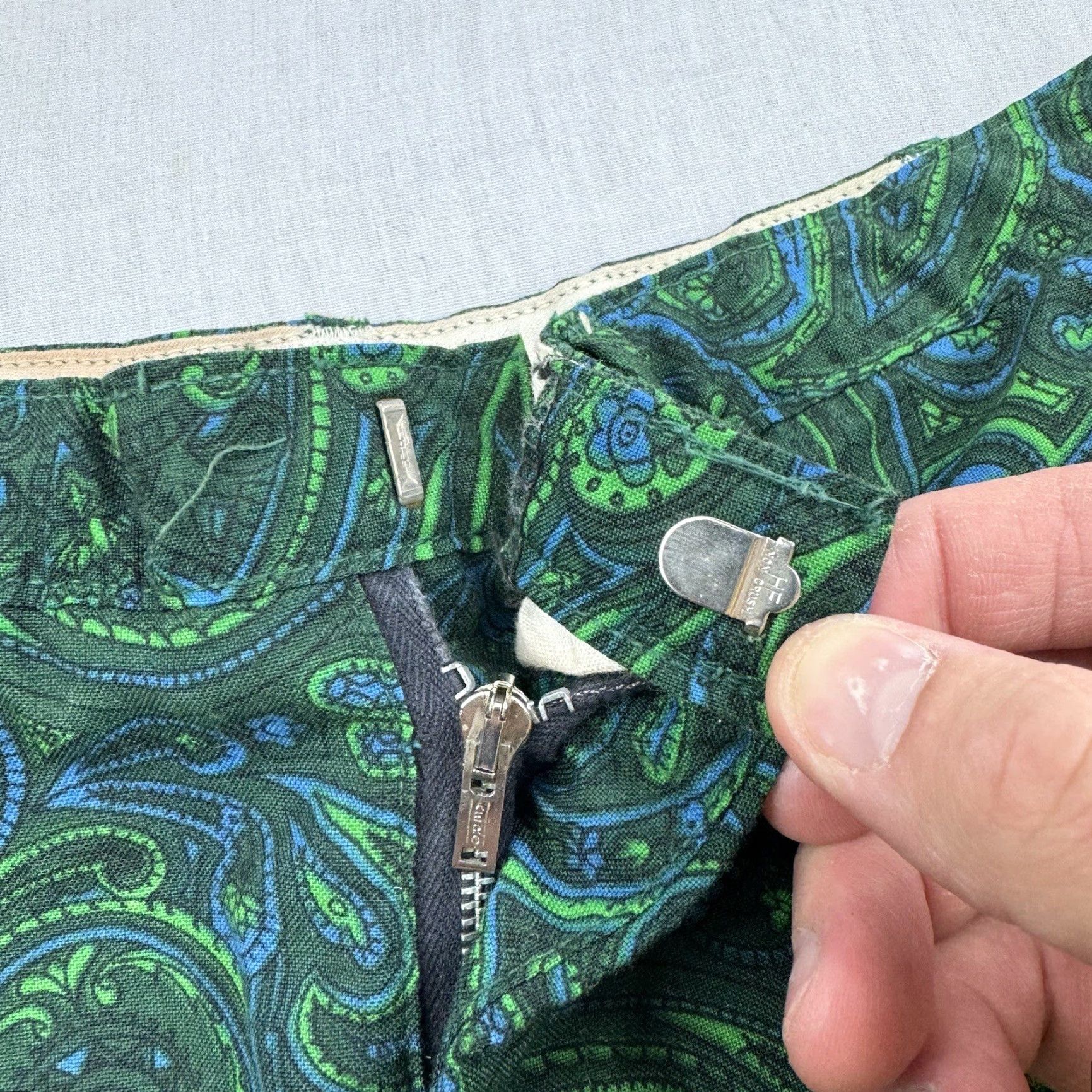 Vintage Vintage Amco Paisley Shorts Adult 32 Green 1970s 1960s Hippy American Size US 32 / EU 48 - 4 Thumbnail