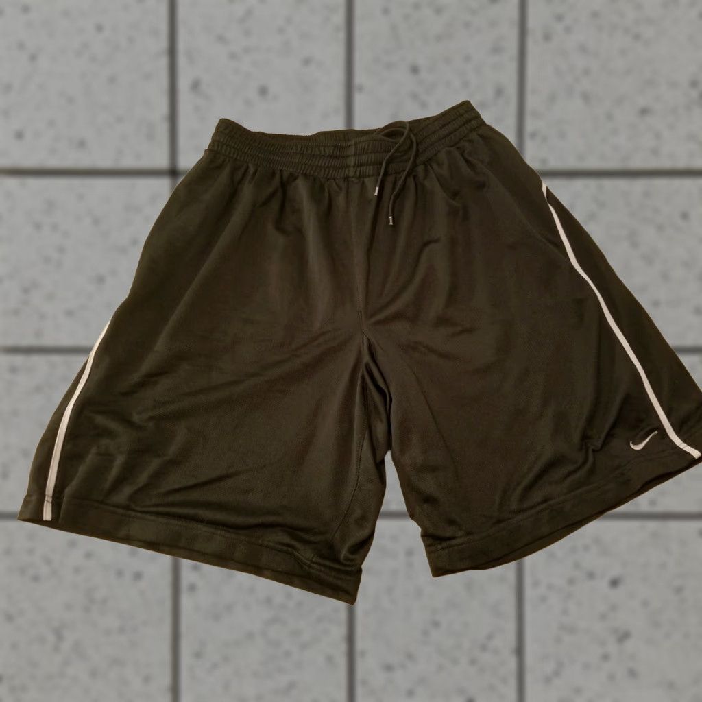 Nike Nike Shorts Mens L Black Athletic Gym Workout Regular Size Large Mens Size US 33 - 1 Thumbnail