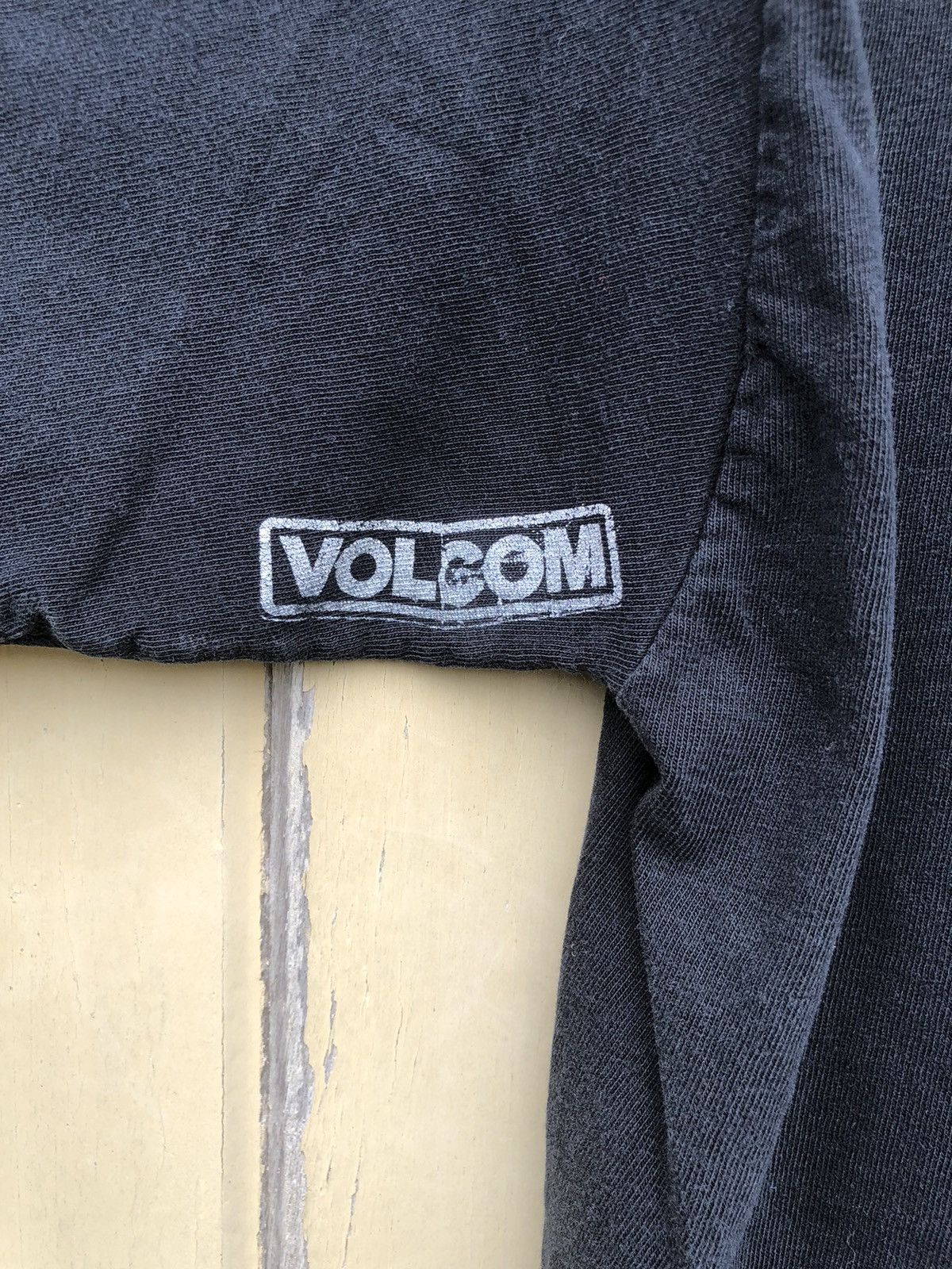 Vintage × Volcom Vintage Y2K Volcom Big Logo Tshirts Size US L / EU 52-54 / 3 - 14 Thumbnail