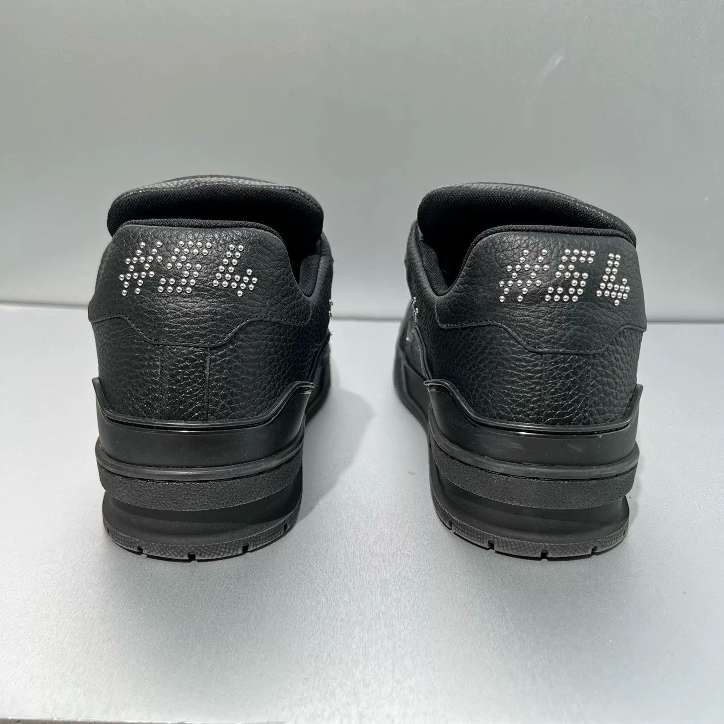 Louis Vuitton louis vuitton black trainer sneakers Size US 9 / EU 42 - 5 Thumbnail