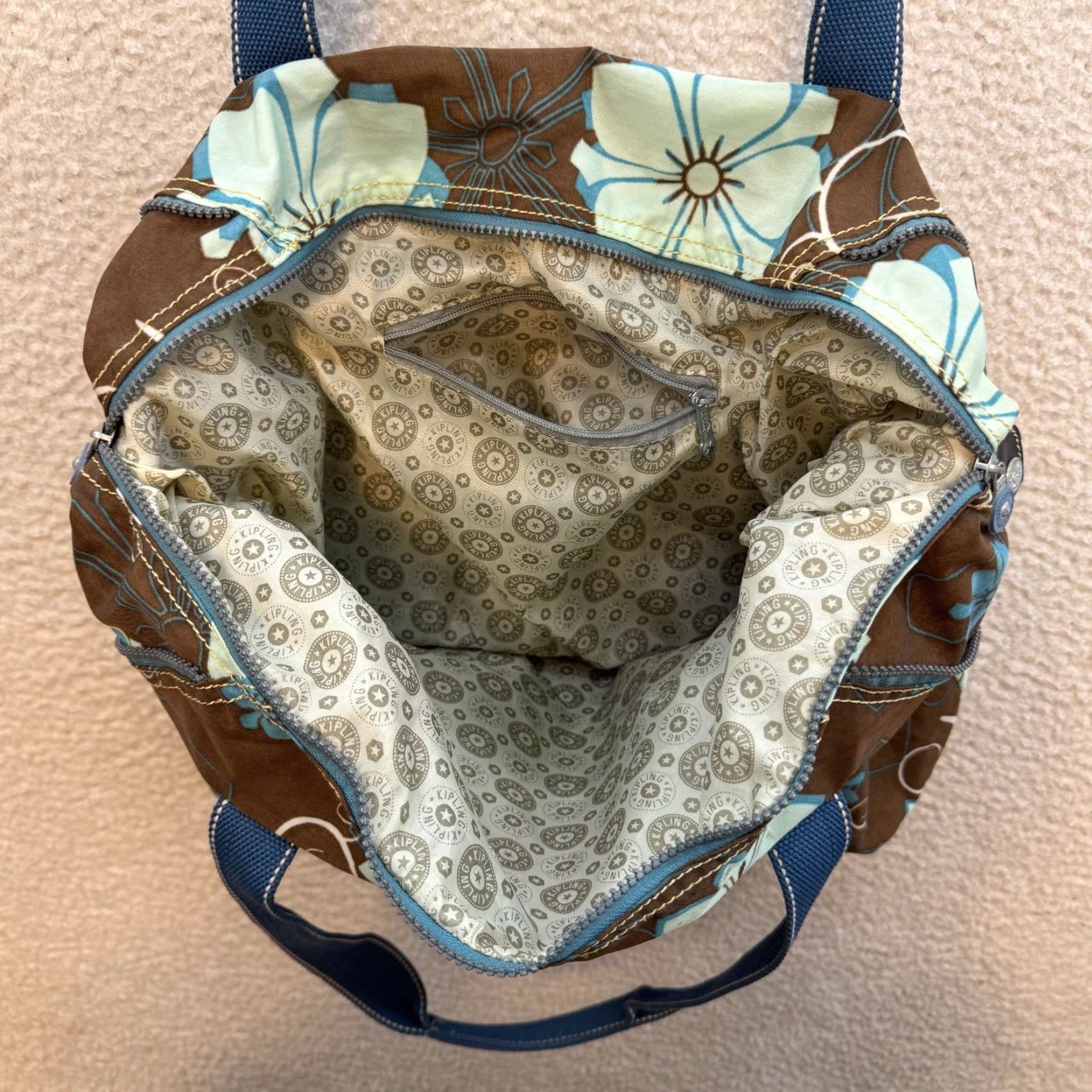 Vintage VINTAGE Kipling Tote Bag Nylon Brown Blue Hibiscus Floral Tropical Women Tote Bag Brown Nylon Floral Tropical Womens Size ONE SIZE - 6 Thumbnail