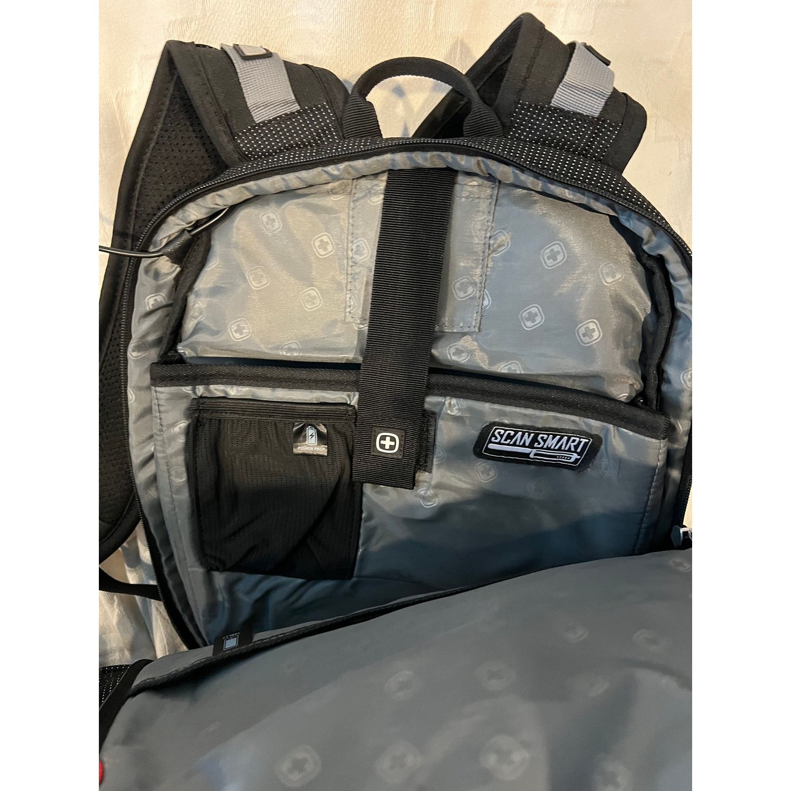 Swissgear Swiss Gear Cecil Laptop Backpack Black Red Size 42 - 5 Thumbnail