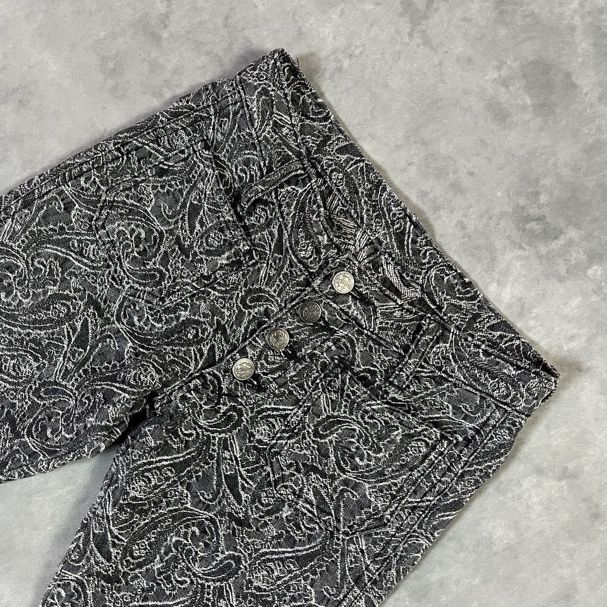 Japanese Brand Japanese Paisley Flared Denim – Y2K Rock Star Bell Bottoms Size US 27 - 6 Thumbnail