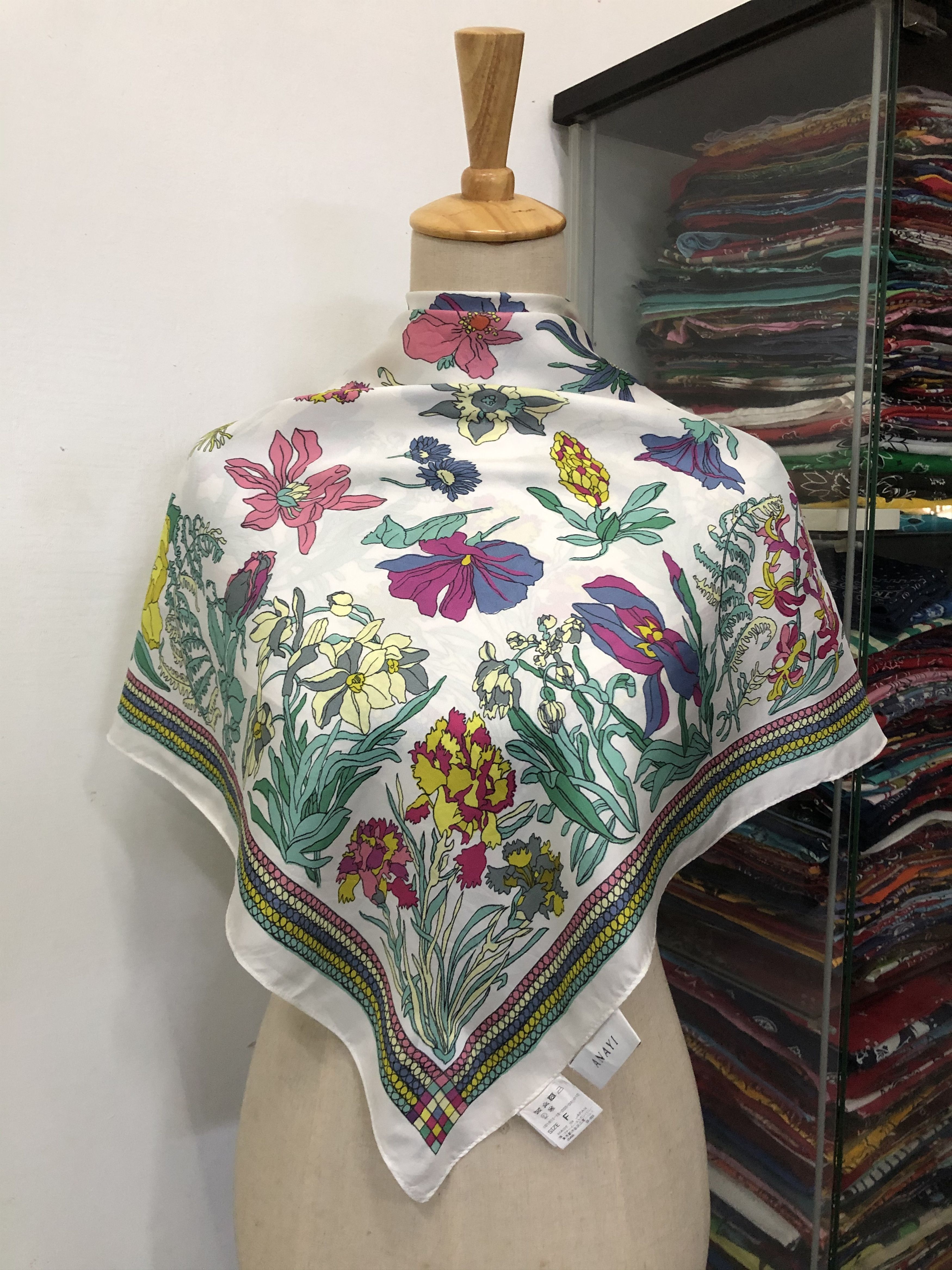 Vintage Vintage Anayi Silk Scarf Size ONE SIZE - 1 Thumbnail