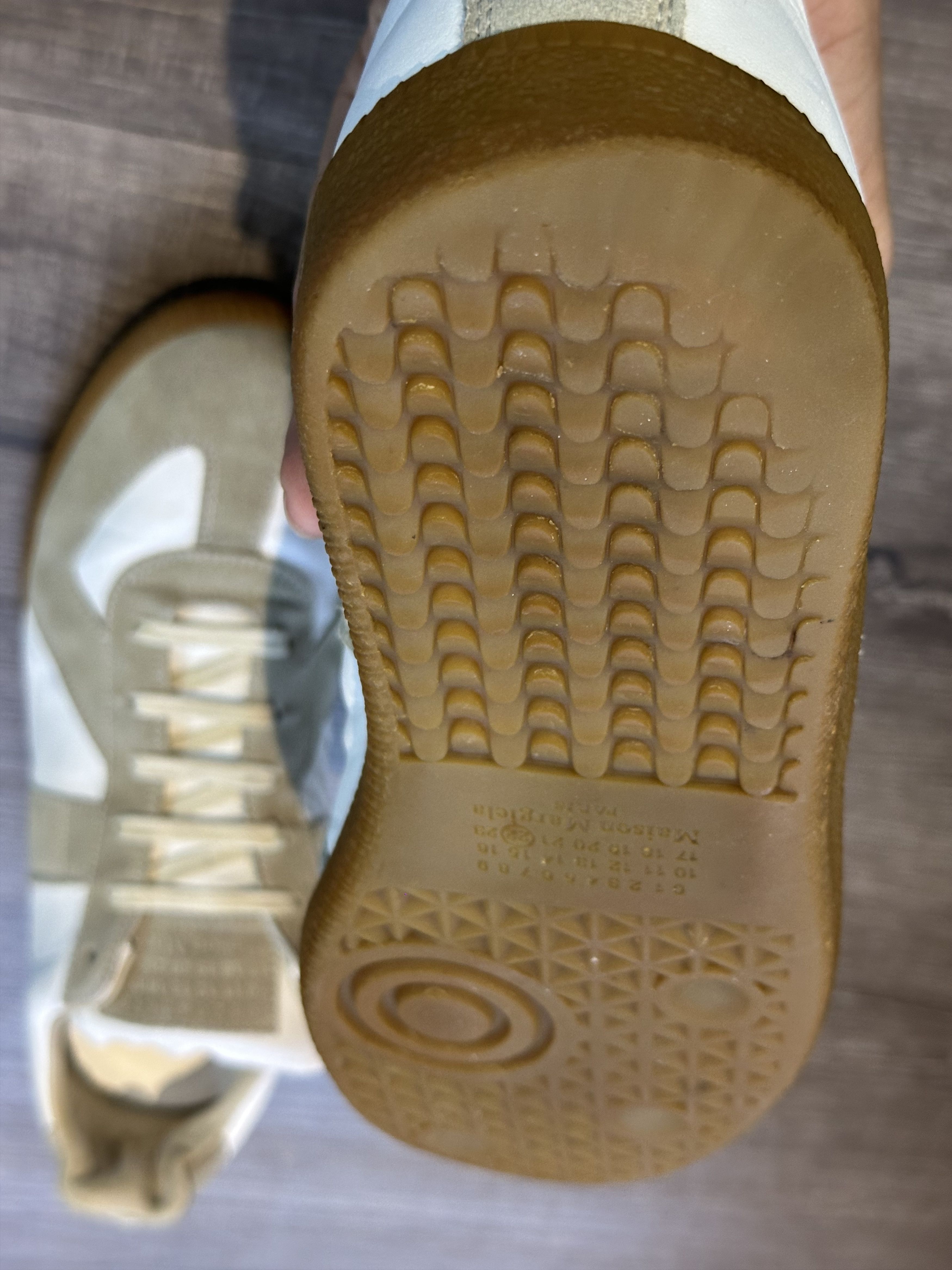 Maison Margiela Maison Margiela Replica Low Sneaker Size US 10.5 / EU 43-44 - 13 Thumbnail