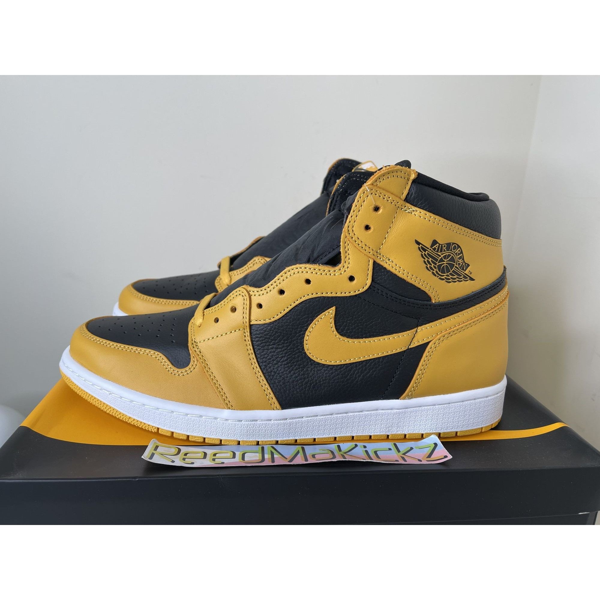 Jordan Brand Jordan 1 Retro High OG Pollen Black Yellow Mens 10.5us Size US 10.5 / EU 43-44 - 1 Thumbnail