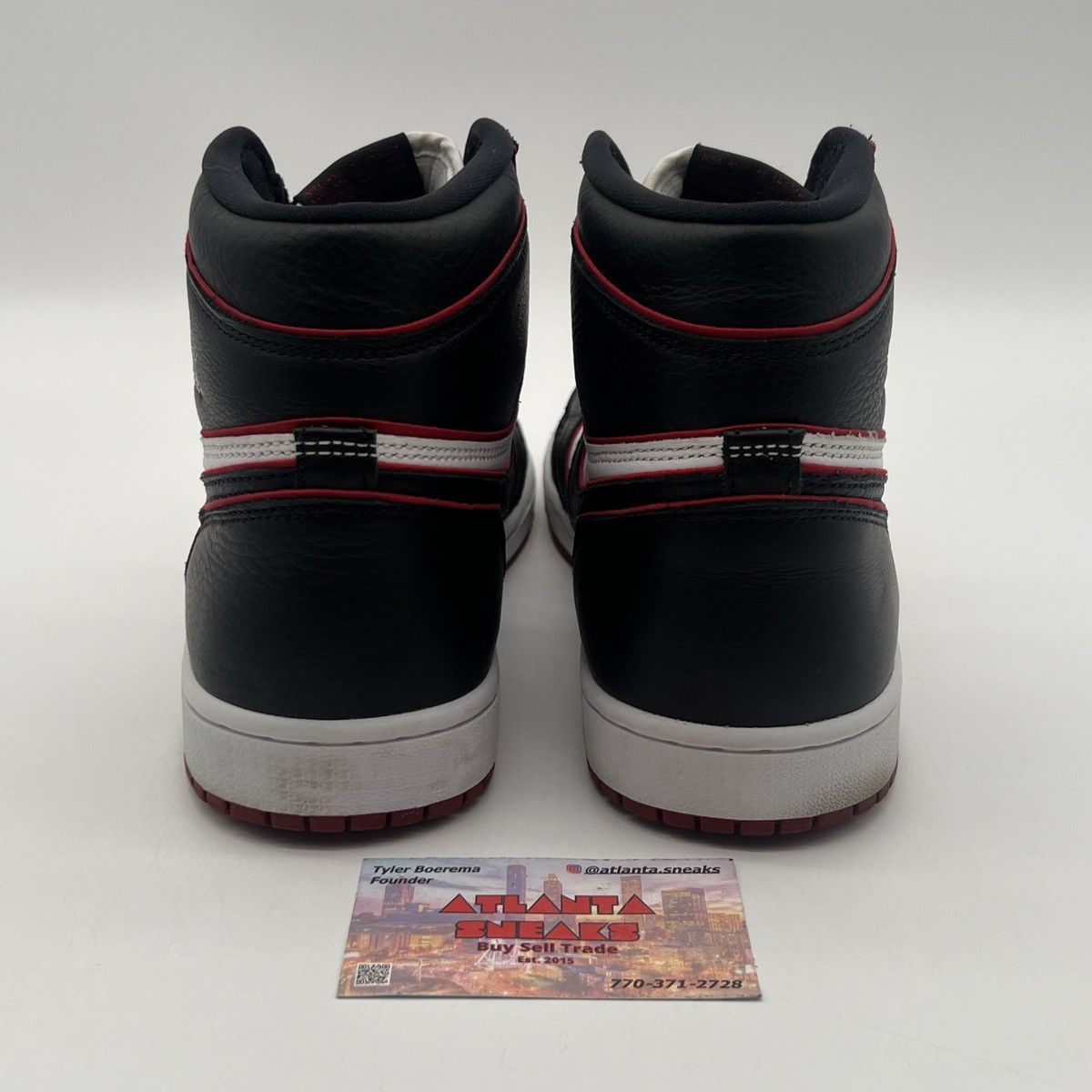 Nike Air Jordan 1 high bloodline Size US 10.5 / EU 43-44 - 3 Thumbnail