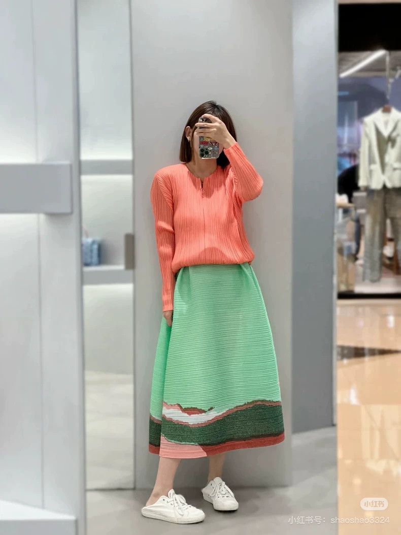 Issey Miyake Issey Miyake size:5 Green spring skirt Size 42" / US 20 - 8 Thumbnail