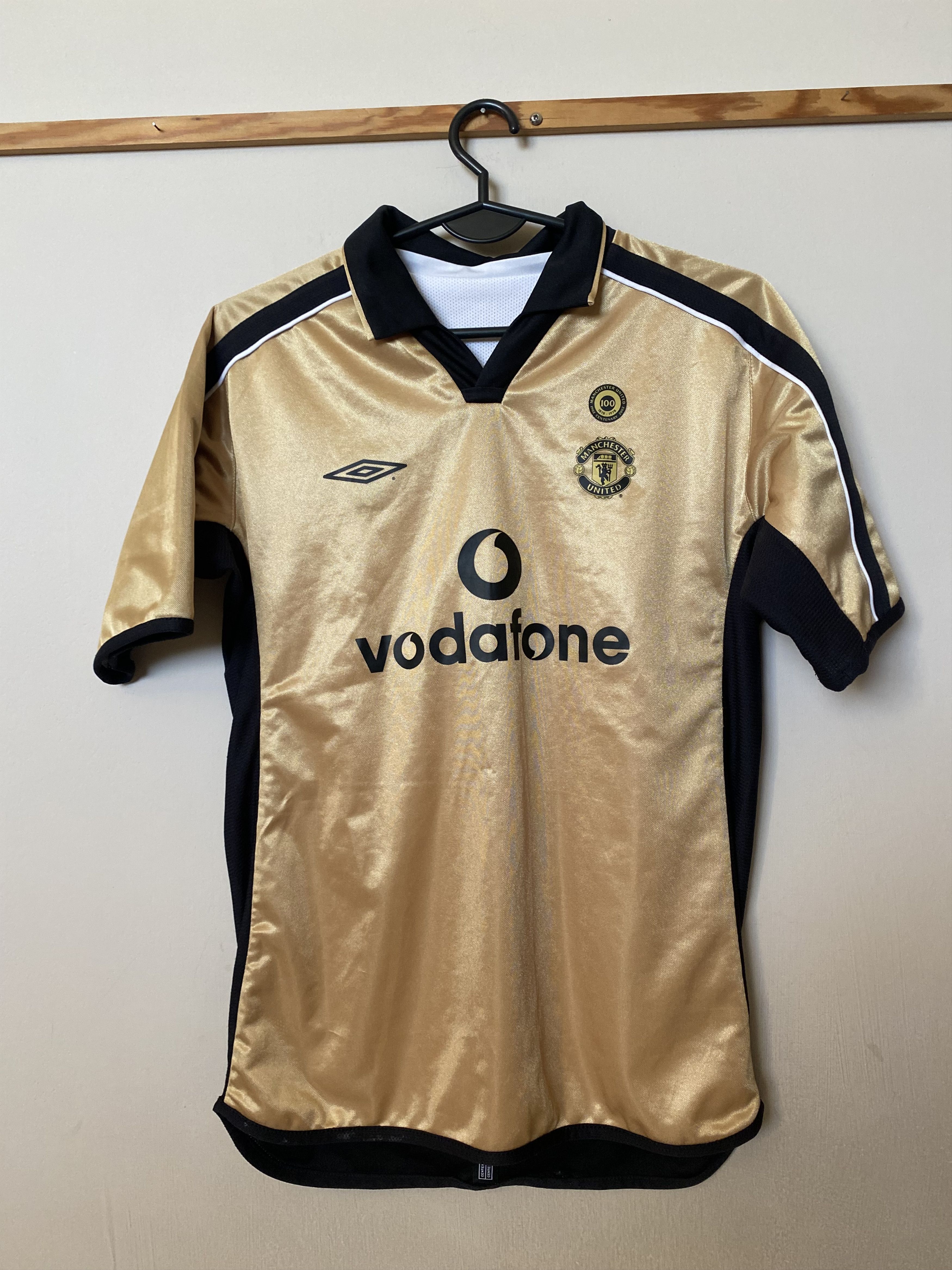 Umbro Vintage MANCHESTER UNITED 2001 - 2002 - Umbro - S - UNIQUE Size US S / EU 44-46 / 1 - 1 Thumbnail