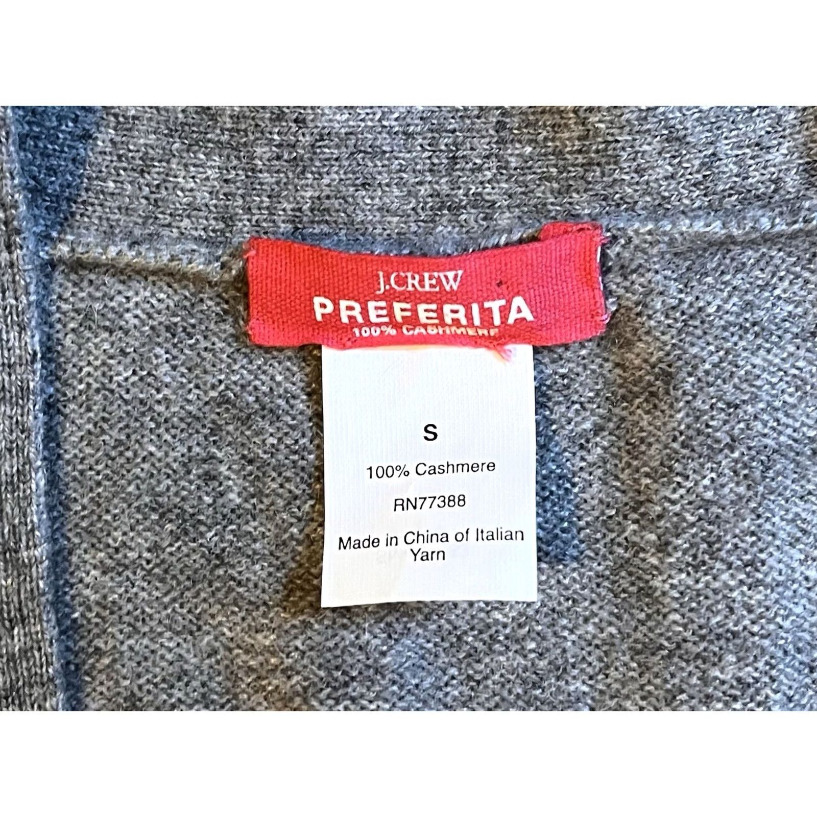 J.Crew J.CREW Preferita 100% Cashmere Deep V-Neck Sweater Vest Women’s Small Gray Vest, 100% Cashmere, Gray, S, Women, V-Neck, Sleeveless, Solid, Regular Fit Size S / US 4 / IT 40 - 4 Thumbnail