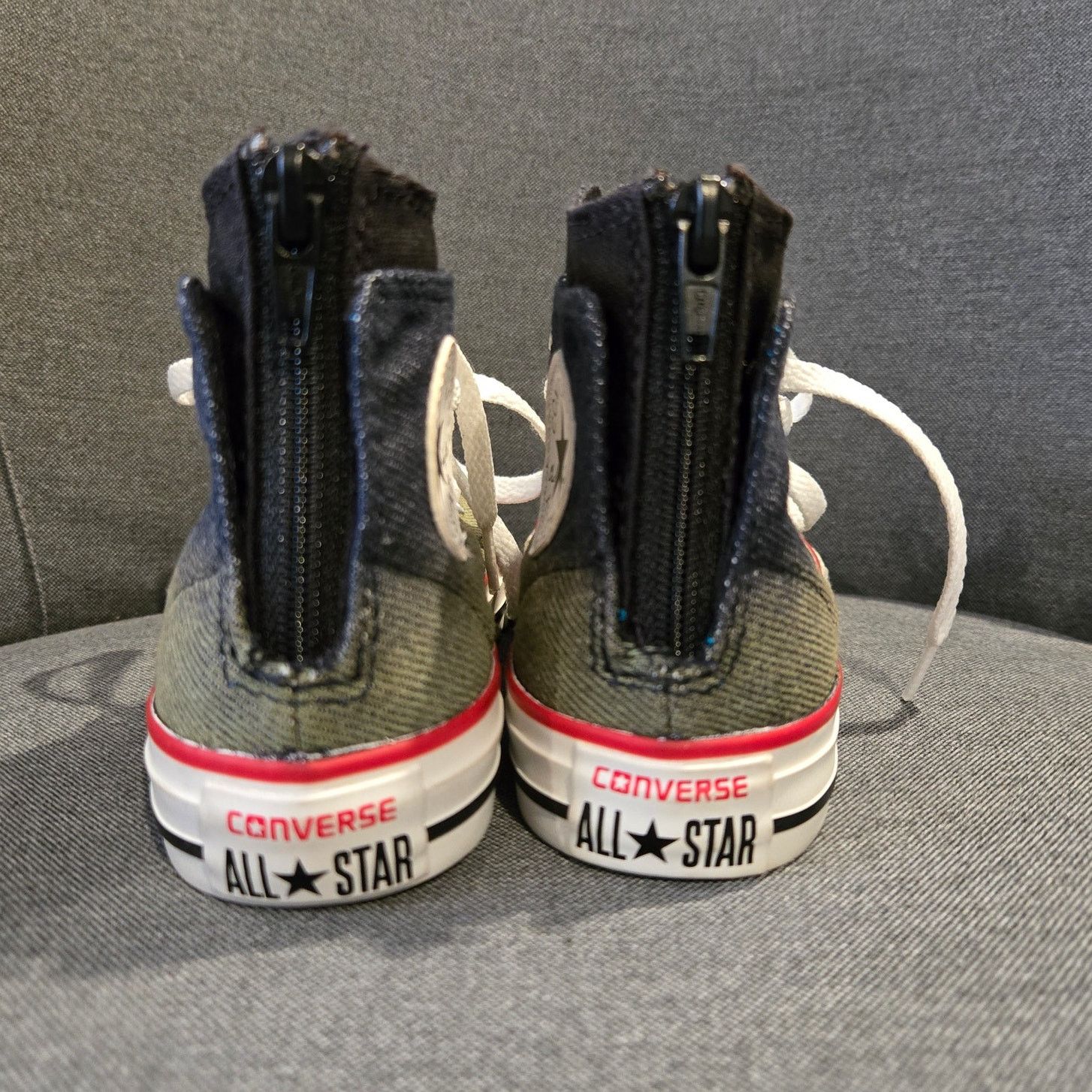 Converse Converse Junior ChuckTaylor Zip Back HiTop 6Y Sneaker sz 12 Size US 12 / IT 42 - 4 Thumbnail