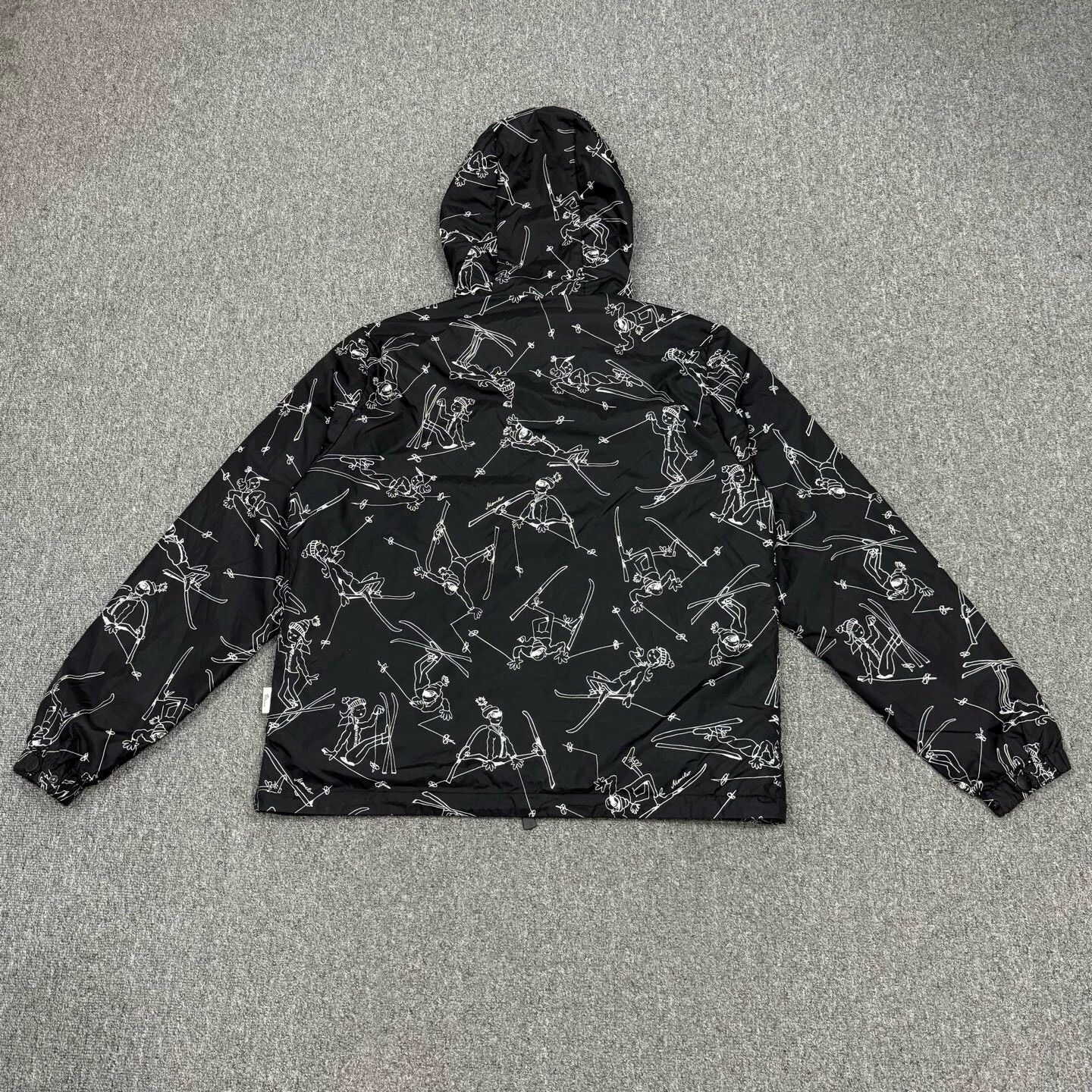 Moncler Moncler skier print black lightweight down jacket size 4 Size US XL / EU 56 / 4 - 2 Thumbnail