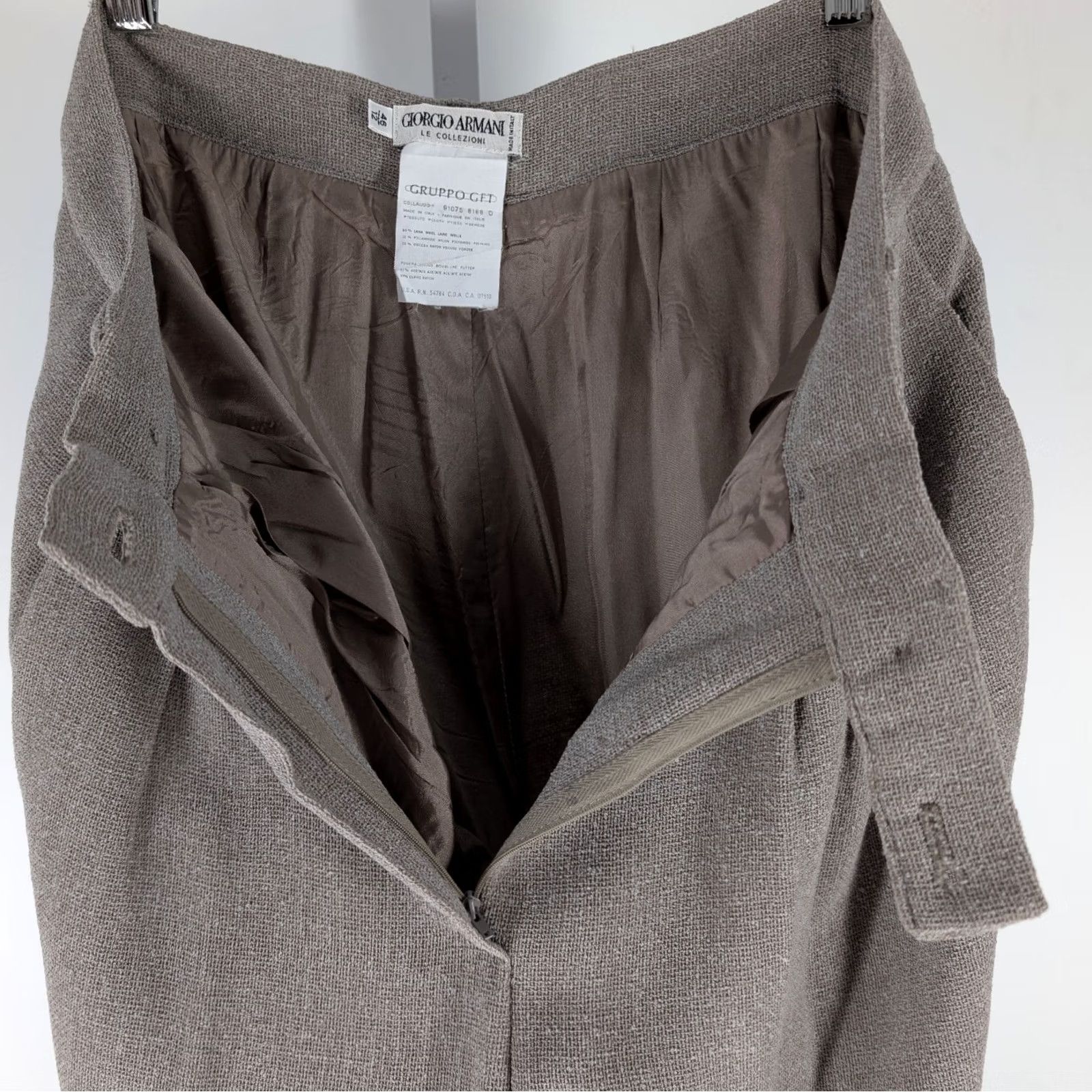 Giorgio Armani VINTAGE Giorgio Armani Trousers Wool Tweed Pleated Wide-Leg Italy 46 12 W30 Women Pants Wool Tweed High-Rise Wide-Leg Natural Beige 80s 90s Womens Size 30" / US 8 / IT 44 - 5 Thumbnail