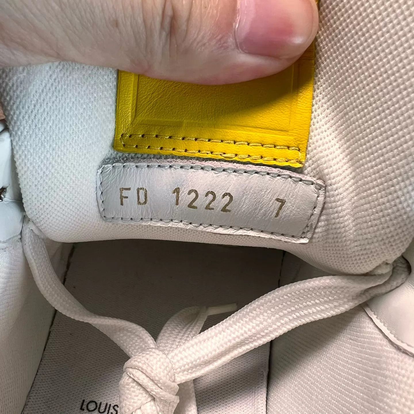 Louis Vuitton LV x Yayoi Kusama Trainer White Yellow UK7/41 Size US 8 / EU 41 - 8 Thumbnail