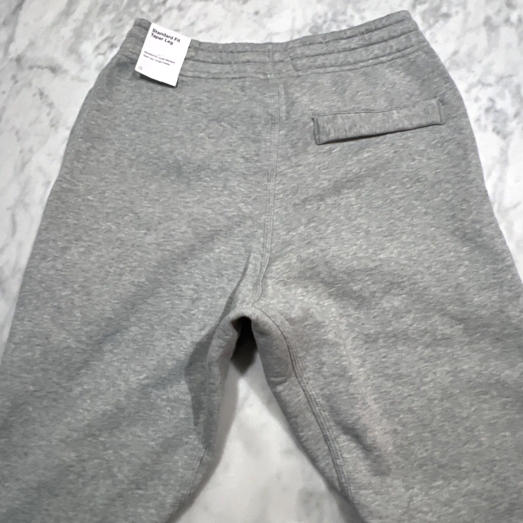 Nike Nike Standard Fit Sweatpants Men Small 716830-063 Gray Drawstring NWT Taper Leg Pockets Elastic Waist Regular Fit Activewear Sports Size US 29 - 4 Thumbnail