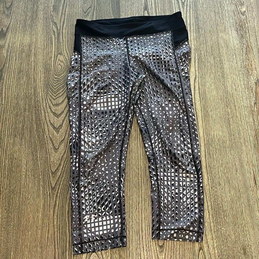 Under Armour Under Armour Girls Youth Heat Gear Crop Leggings Gray Size L Size 27" / US 4 / IT 40 - 1 Thumbnail