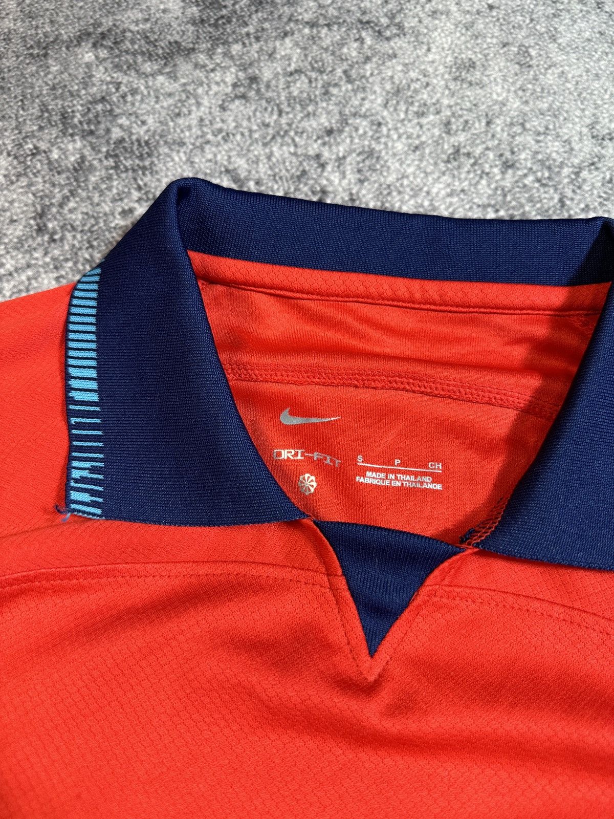 Nike Nike England Red Soccer Jersey Streetwear Style Blokecore S Size US S / EU 44-46 / 1 - 4 Thumbnail