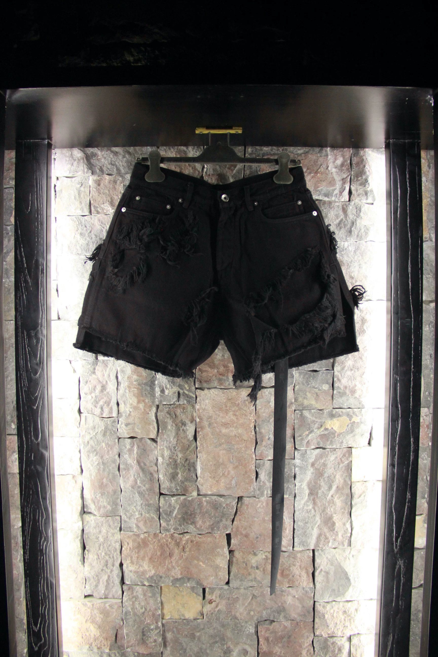 Rick Owens Rick Owens Black Shorts Men 33 Size US 33 - 1 Thumbnail