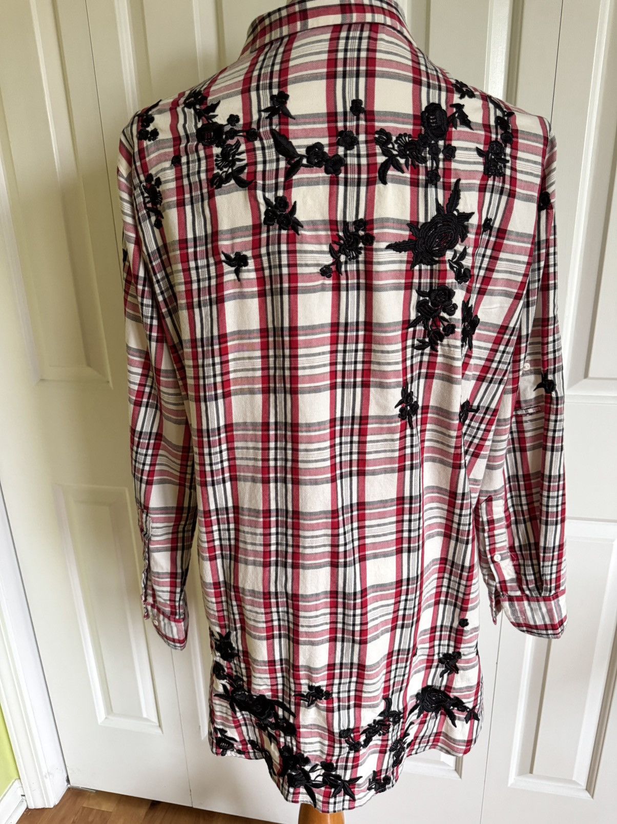 Zara ZARA Women Plaid Shirt Embroidered Flowers M Size M / US 6-8 / IT 42-44 - 2 Thumbnail