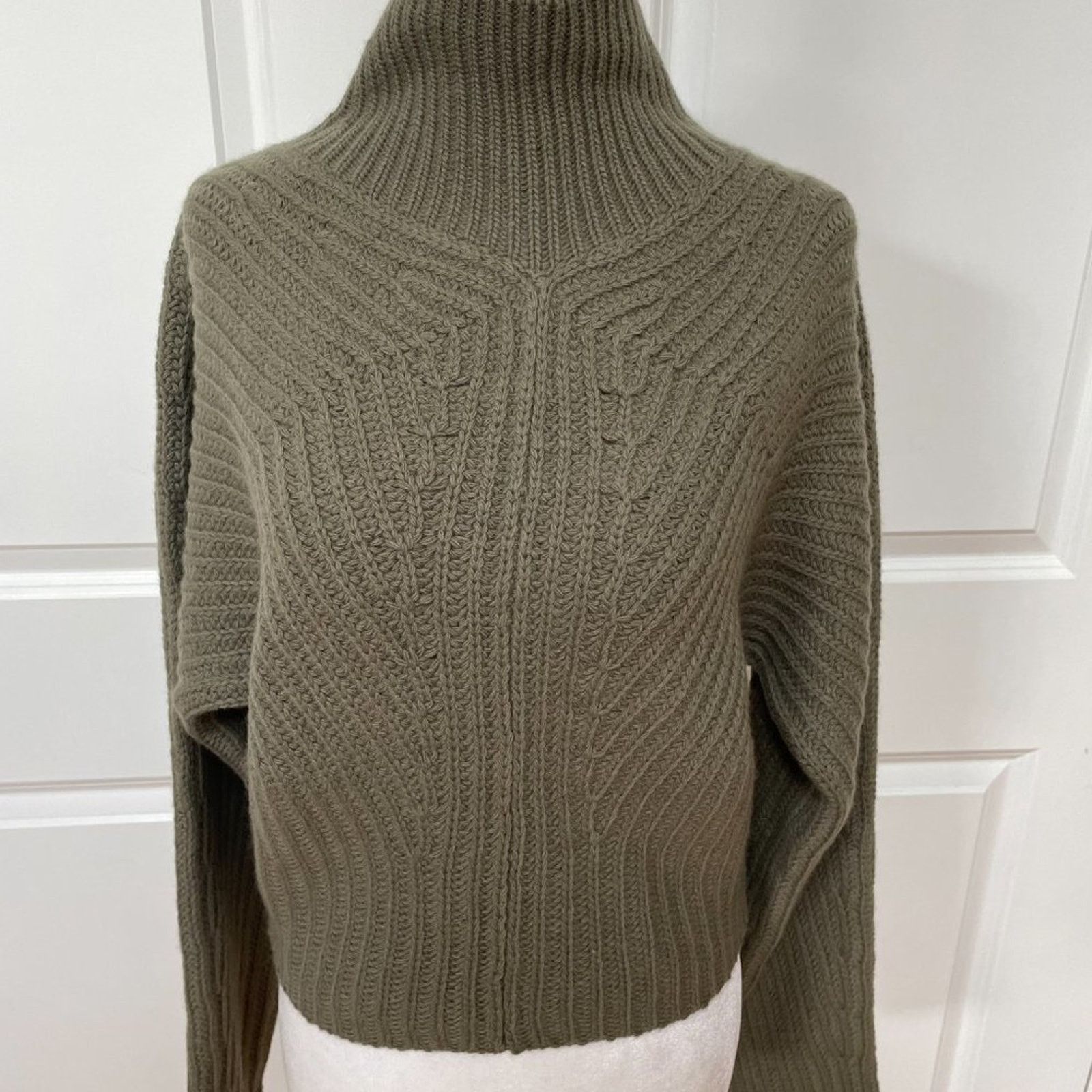 Theory Sculpted Wool-Cashmere Sweater from Theory Size M / US 6-8 / IT 42-44 - 7 Thumbnail