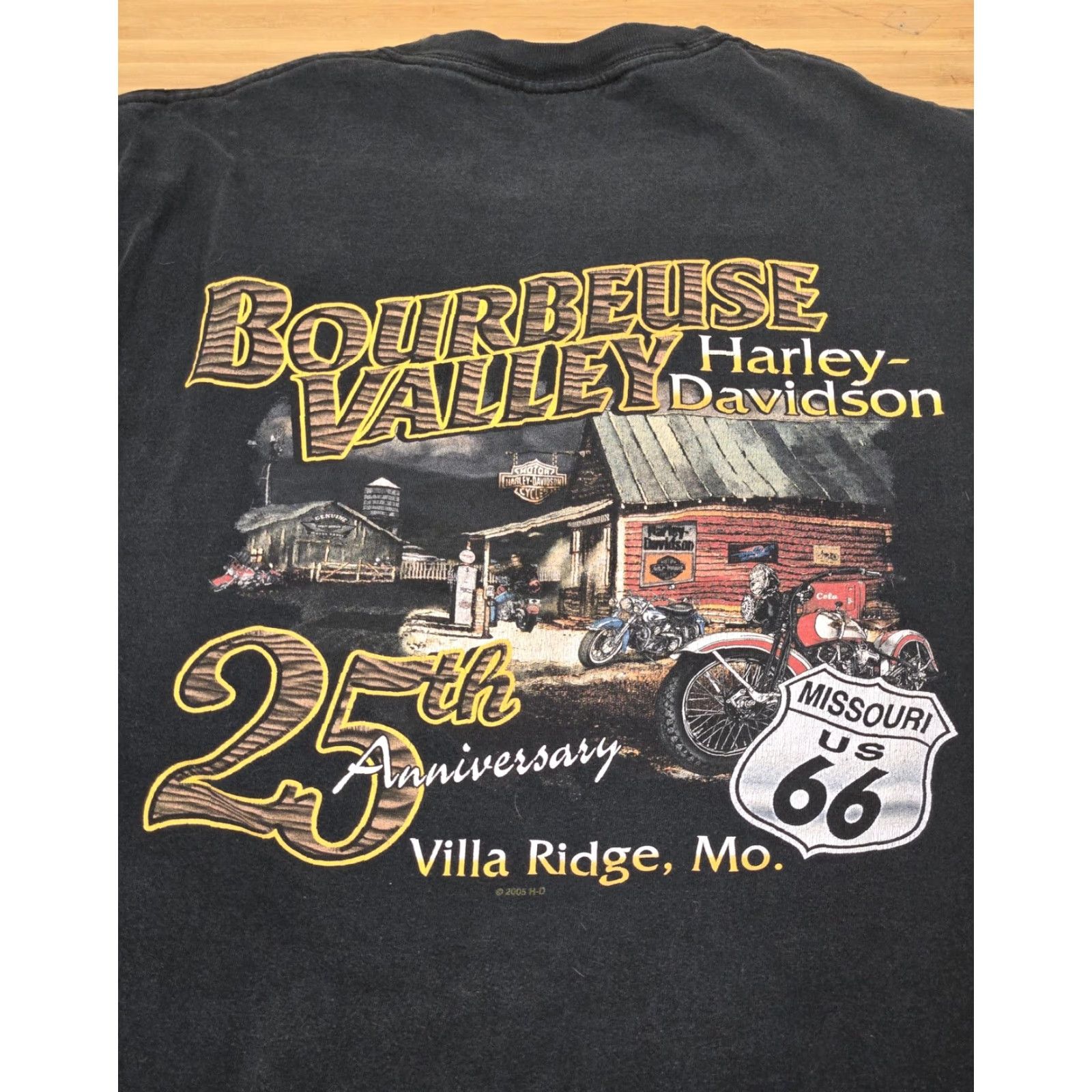 Harley Davidson VINTAGE Harley-Davidson Shirt Mens M Black Eagle Lightning 25th Anniversary 2005 Villa Ridge MO T-Shirt Mens Size US M / EU 48-50 / 2 - 5 Thumbnail