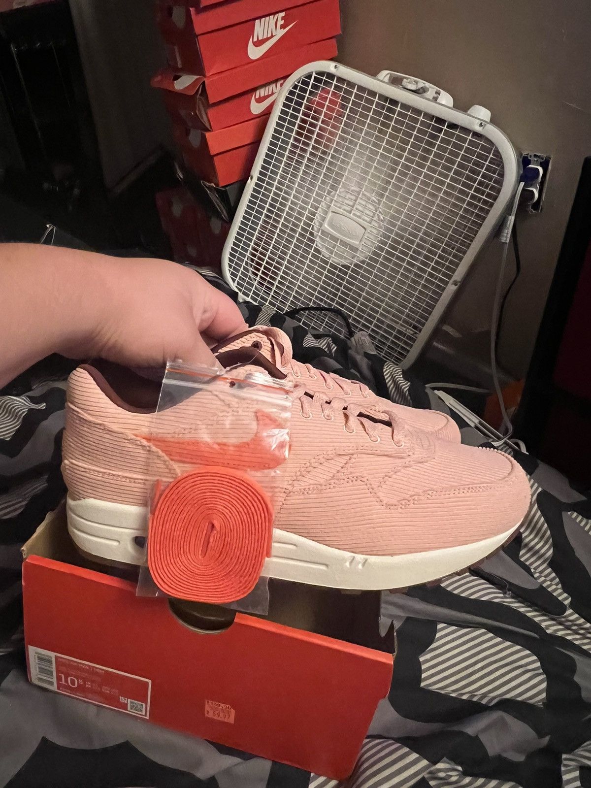 Nike Nike Air Max 1 Premium Corduroy Coral Stardust Size 10.5 Size US 10.5 / EU 43-44 - 1 Thumbnail