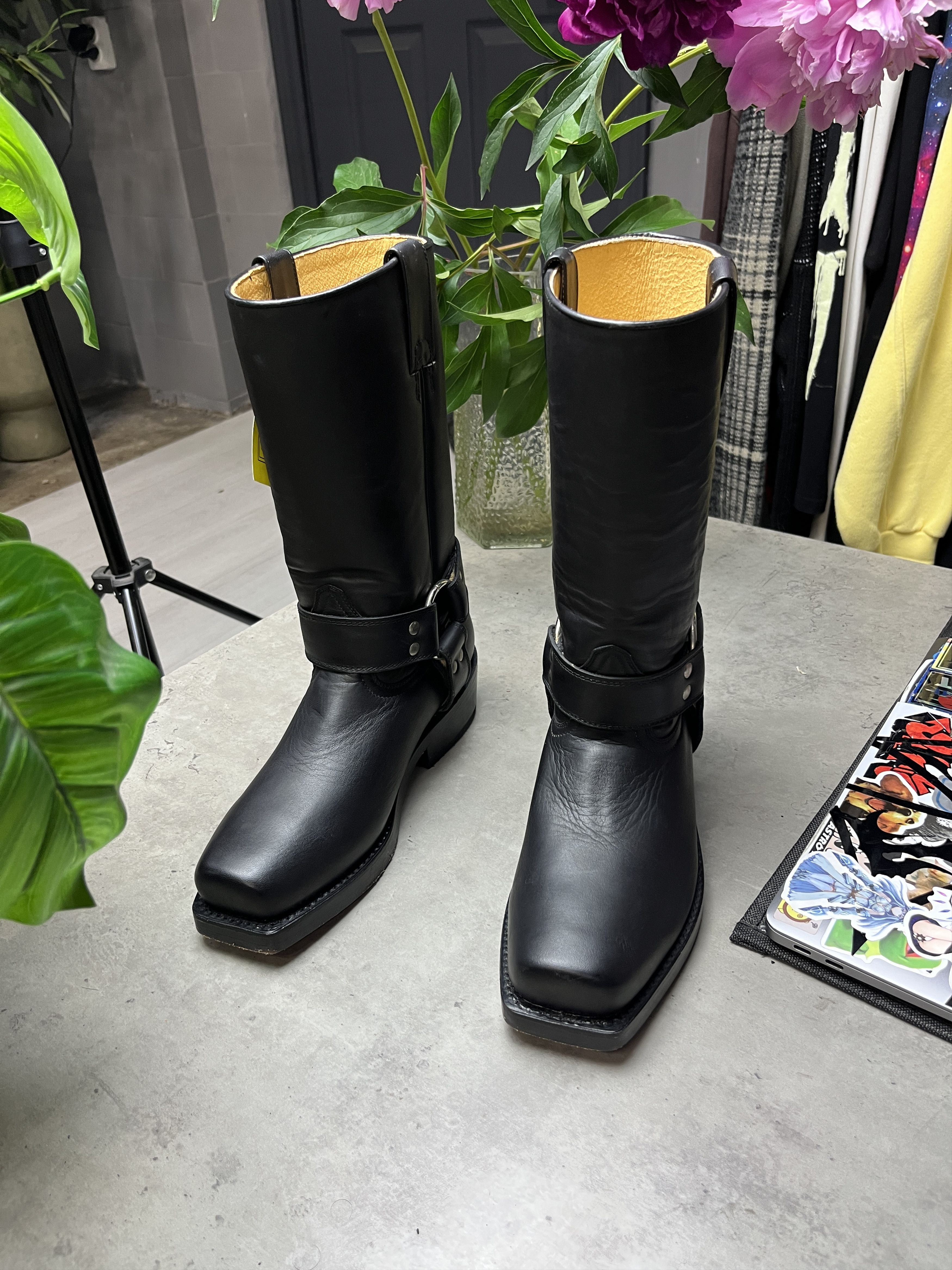 Buffalo London 1990s BUFFALO BLACK LEATHER HARNESS BIKER BOOTS - 5109 Size US 6 / EU 39 - 2 Thumbnail