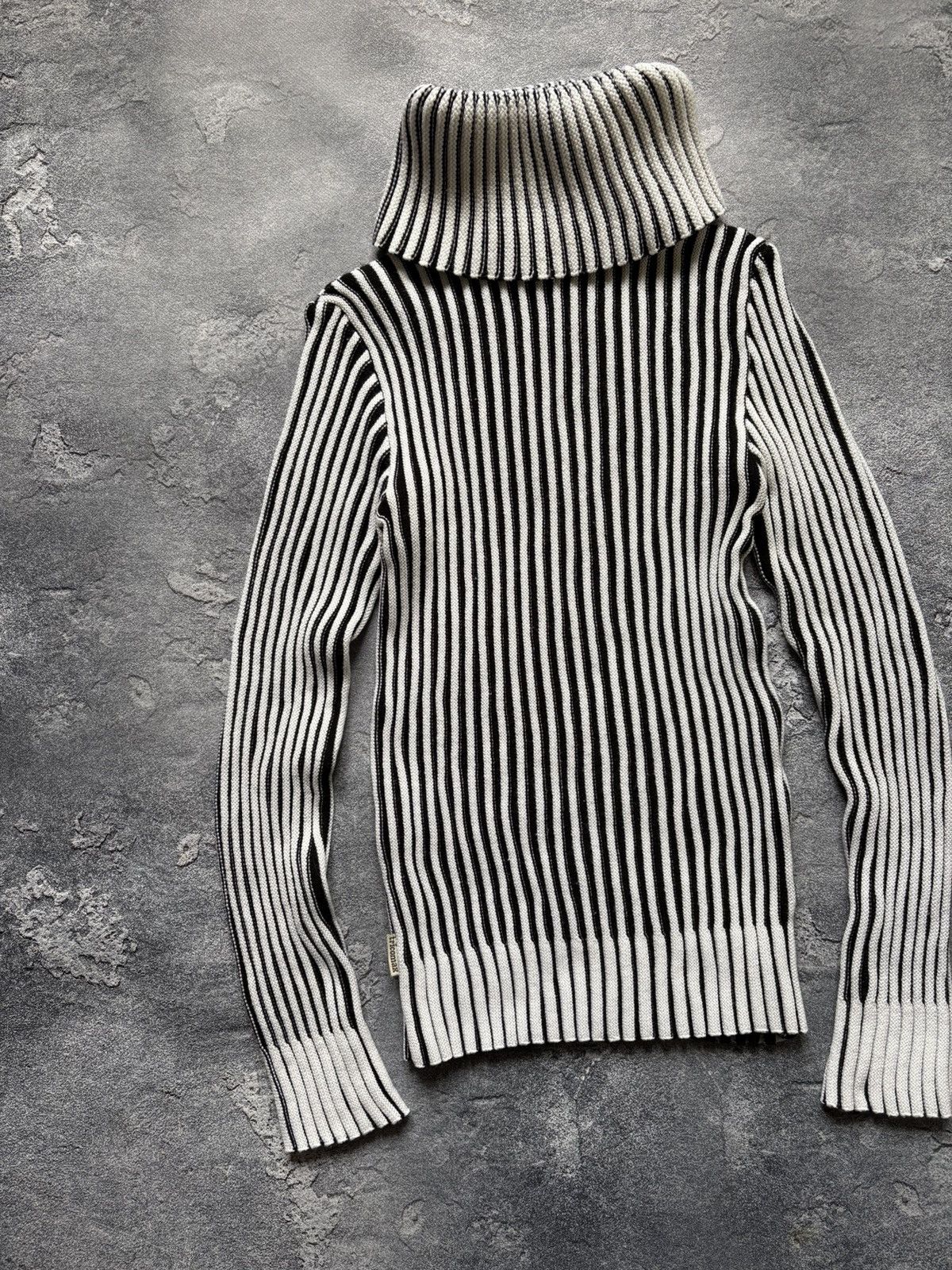 Dolce & Gabbana Vintage Dolce&Gabbana Style Avant Garde Turtleneck Sweater Size M / US 6-8 / IT 42-44 - 3 Thumbnail
