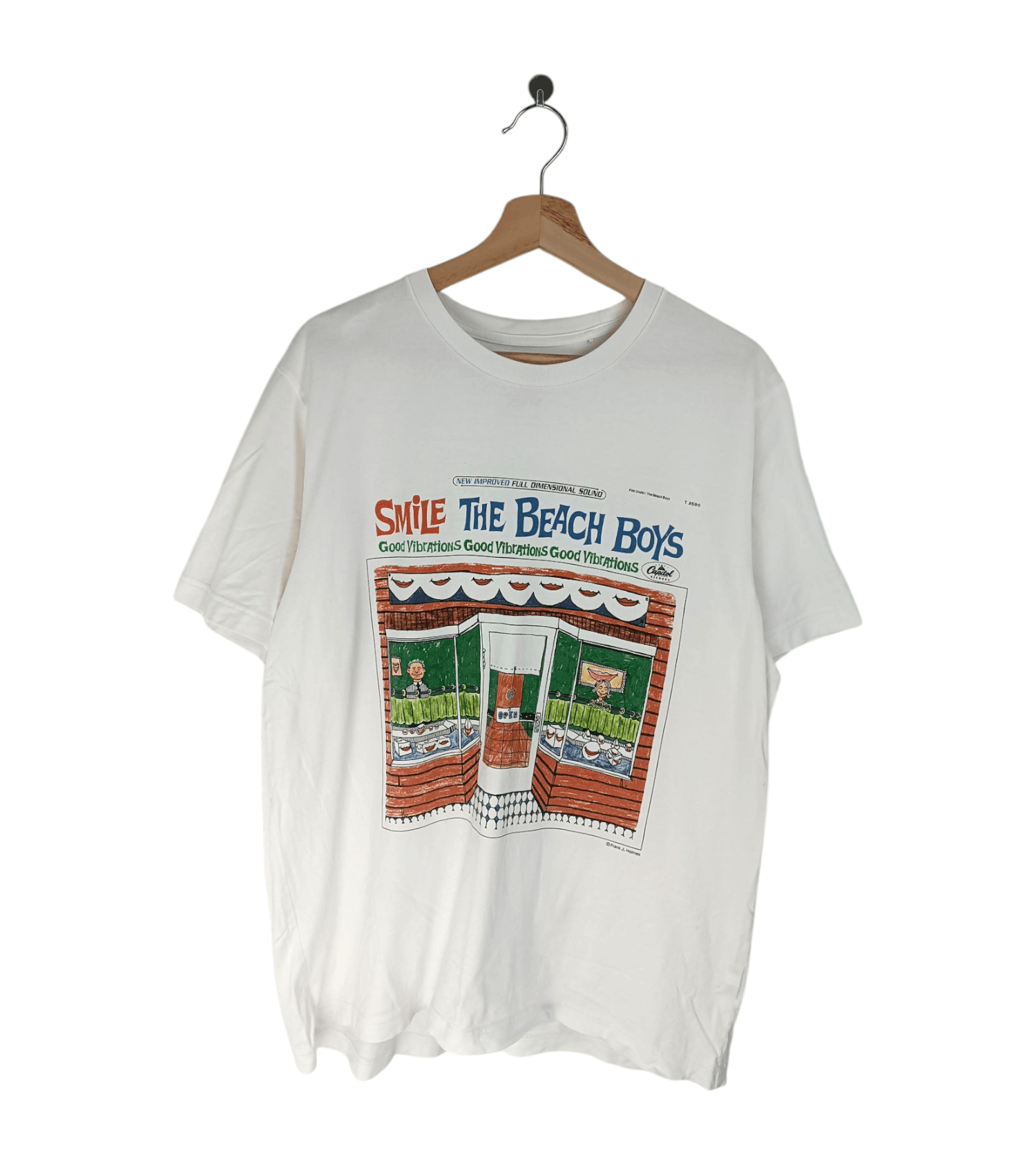 THE BEACH BOYS SMILE Tシャツ Lサイズ　ユニクロ　ＵＴ THE BEACH BOYS SMILE Tシャツ Lサイズ ユニクロ UT - メルカリ