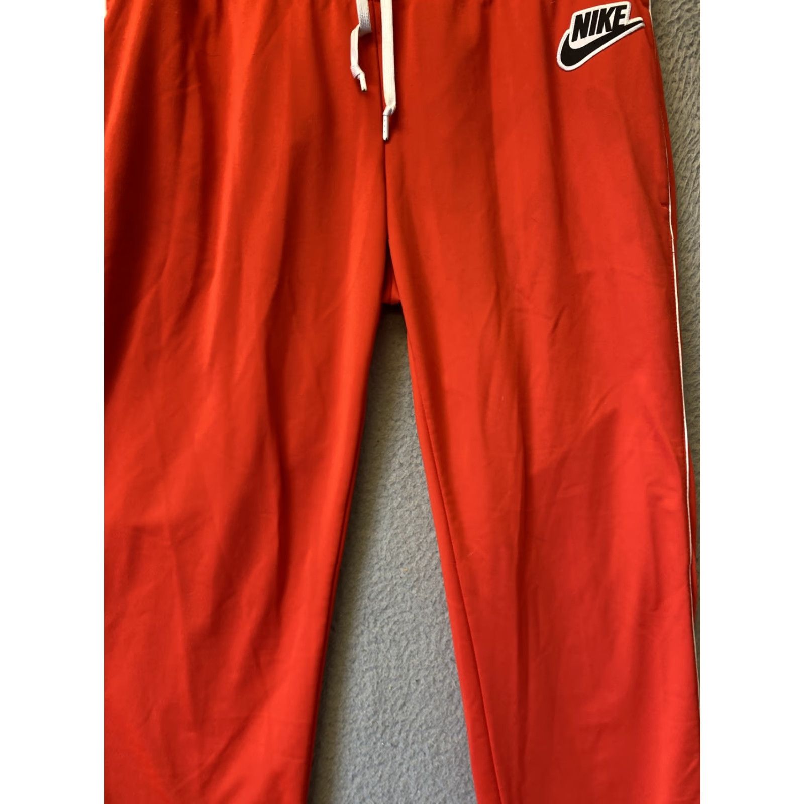 Nike VINTAGE? No. Nike Jogger Sweatpants Women Large L Drawstring Logo Pocket Red 34-72 Regular Fit Pants Size 36" / US 14 / IT 50 - 3 Thumbnail