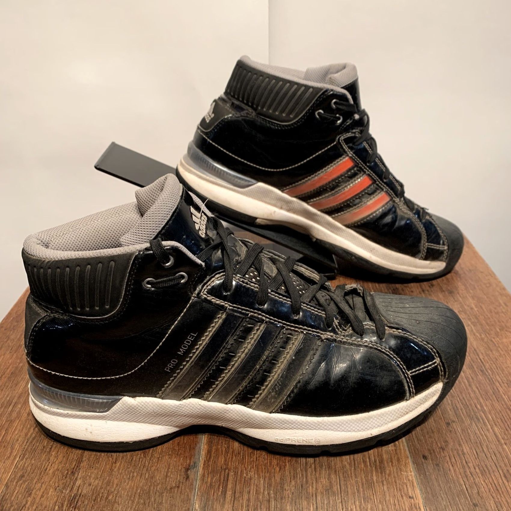 Adidas VINTAGE Adidas Basketball Shoes High Top Mens 8.5 Black White Rare 2008 Basketball Shoes Mens Size 8.5 Adidas Basketball Vintage 2008 Mens Black White Size US M / EU 48-50 / 2 - 3 Thumbnail