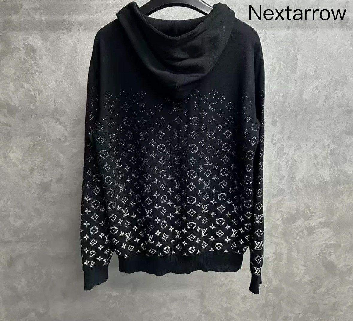 Louis Vuitton Louis Vuitton's latest full print logo hoodie Size US L / EU 52-54 / 3 - 2 Thumbnail
