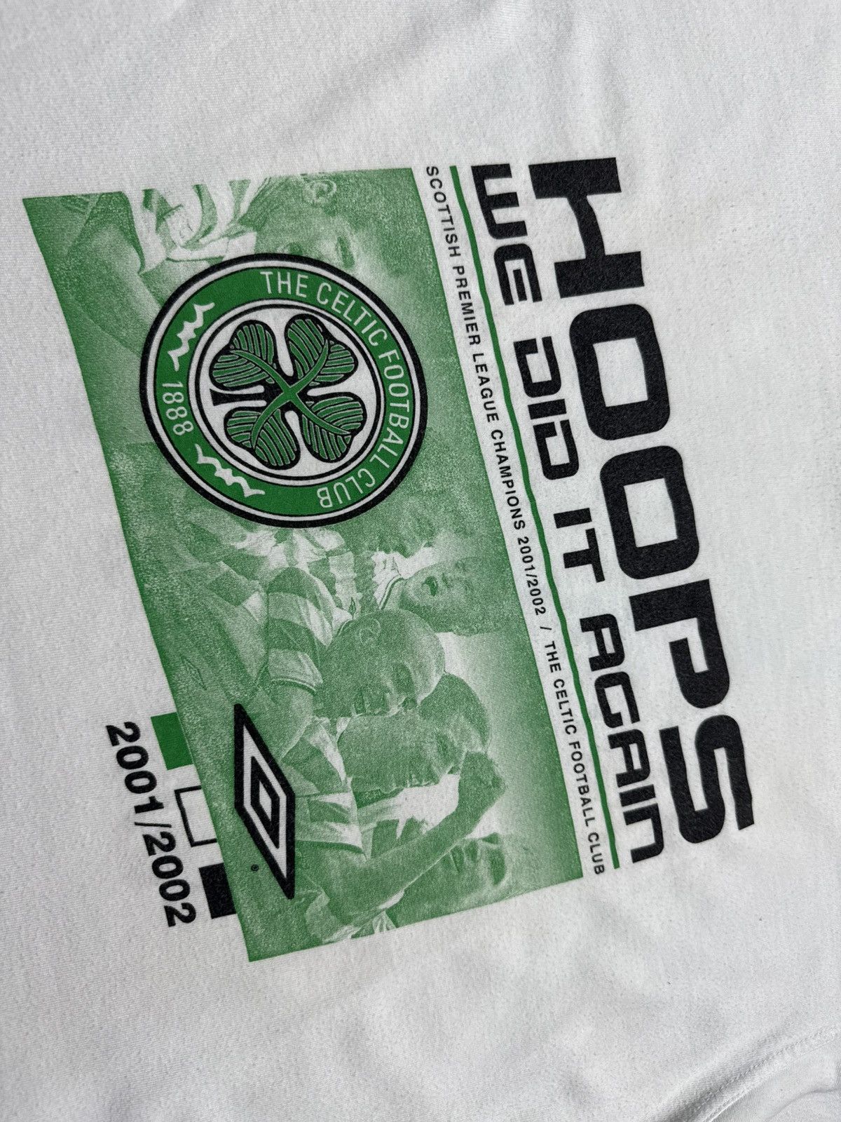 Umbro Umbro FC Celtic Vintage T-Shirt Big Logo Hoops 2001/2002 Size US XL / EU 56 / 4 - 4 Thumbnail