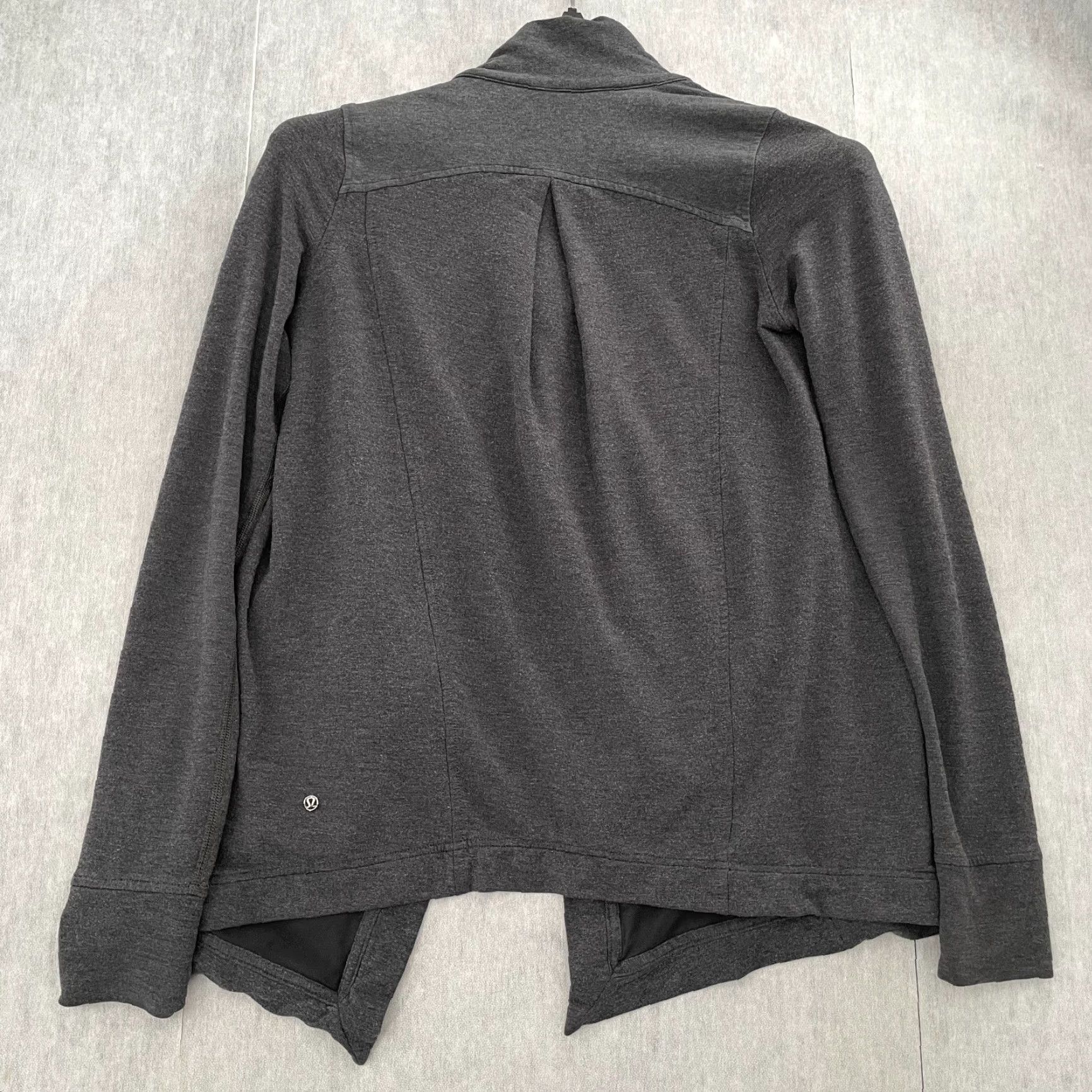 Lululemon Lululemon Sweater Womens 6 Gray Coast Easy Wrap Long Sleeve Pockets Ladies Size M / US 6-8 / IT 42-44 - 2 Thumbnail