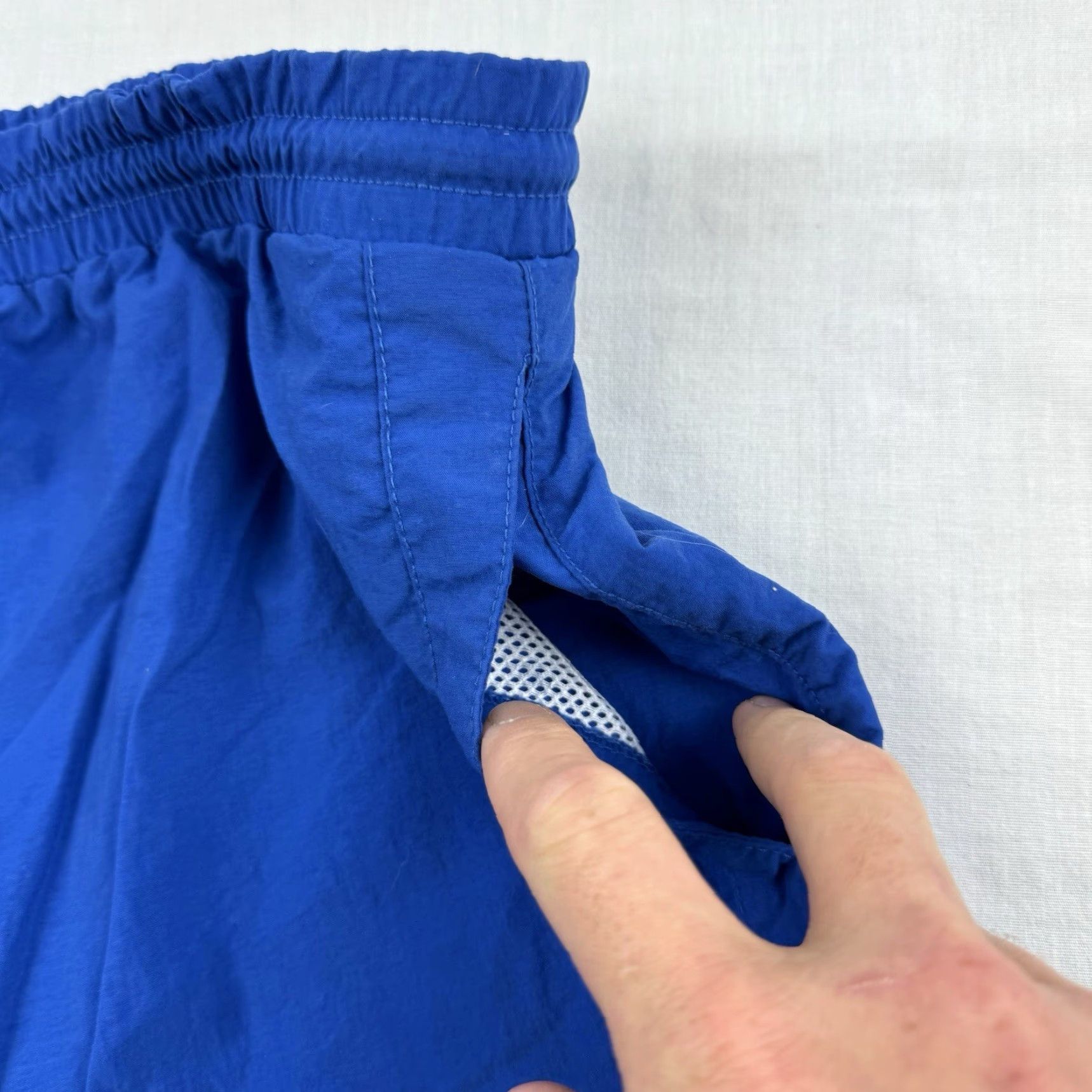 Guess VINTAGE GUESS Swim Trunks Adult 2XL Blue 90s Y2K Hipster Mens Size US 39 - 7 Thumbnail