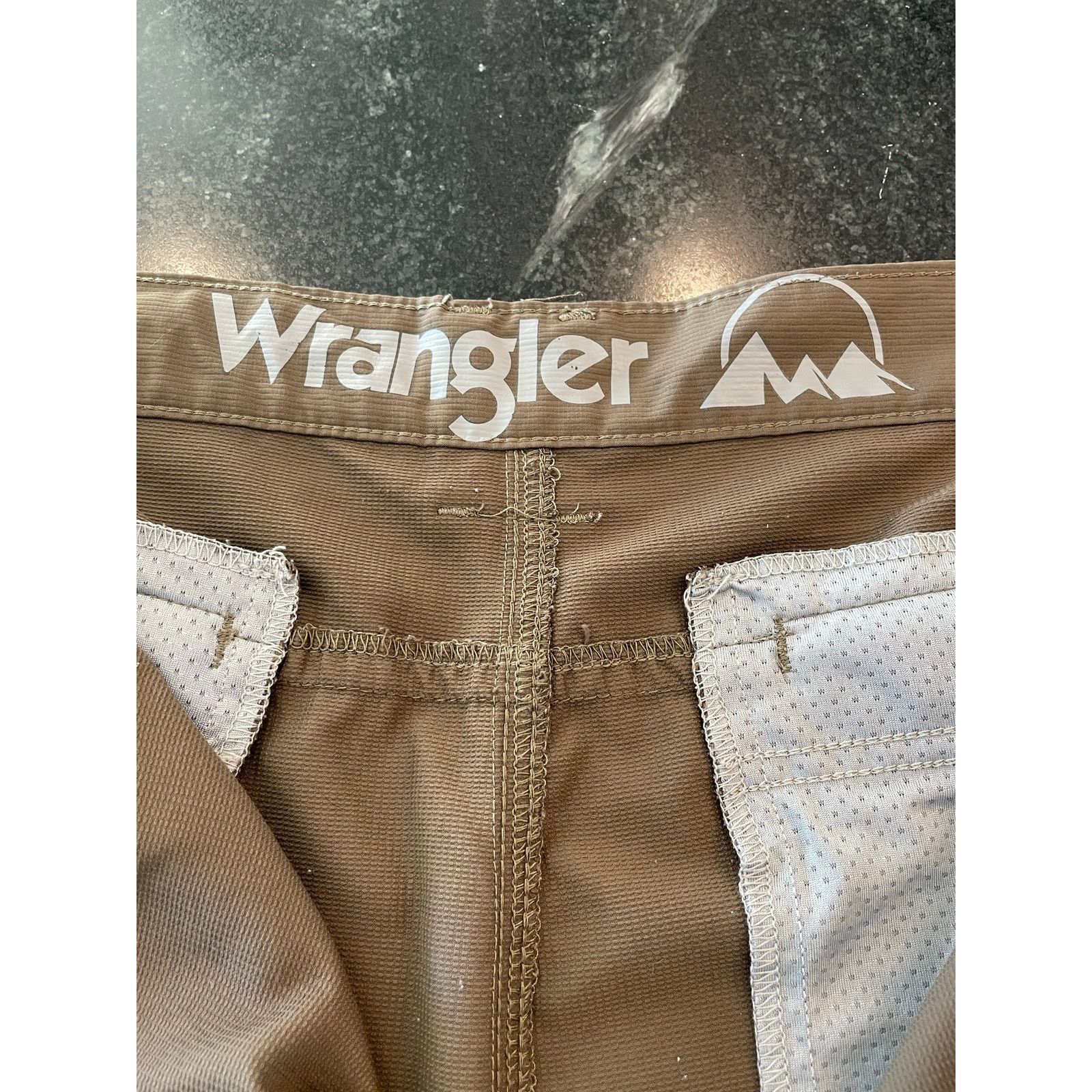 Wrangler Wrangler Men's Hybrid brown shorts 44 Size US 44 / EU 60 - 3 Thumbnail