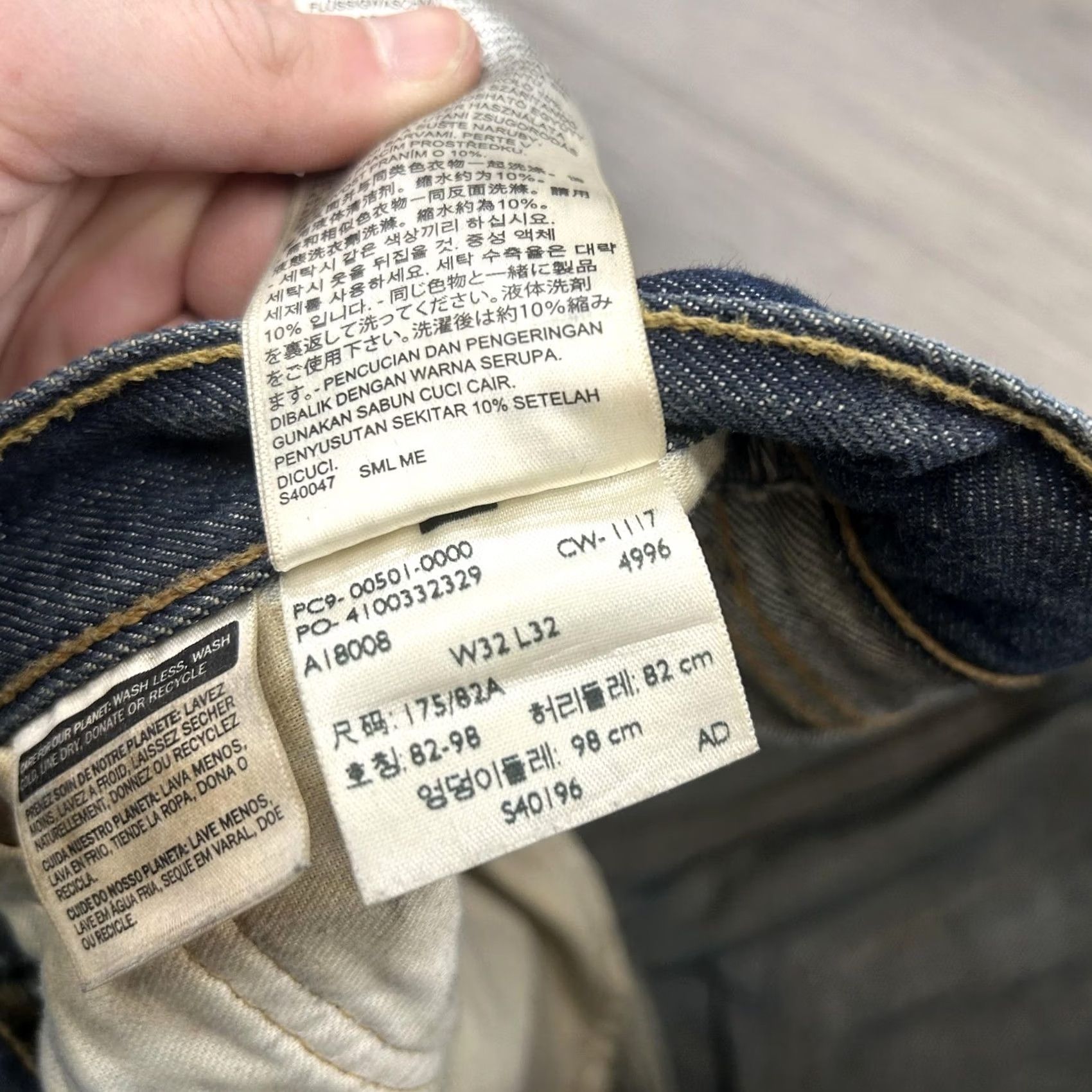 Levi's Levi's 501 Jeans Indigo Blue Wash Straight Leg Button Fly Denim 30x30 Mens Leather Patch 5-PocketVintage No Size US 30 / EU 46 - 6 Thumbnail