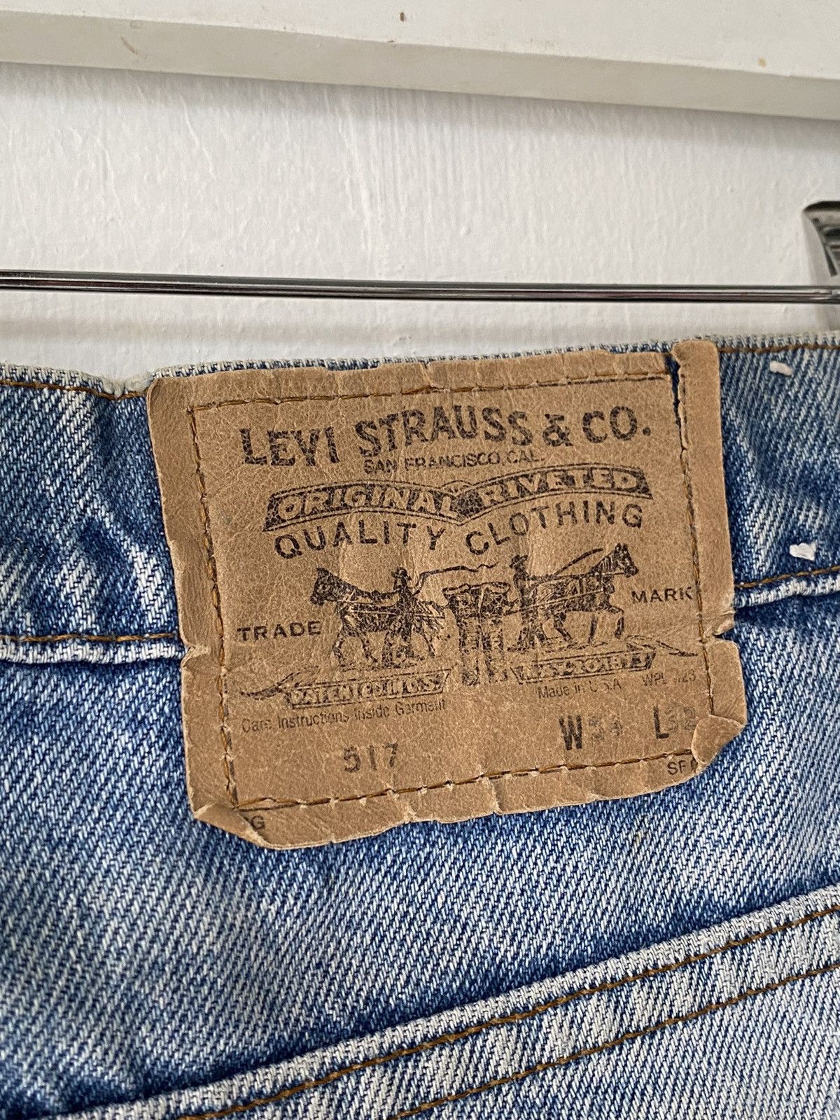 Levi's DISTRESSED 1980s Levi’s 517 Bootcut Washed Blue Jeans Size US 33 - 10 Thumbnail