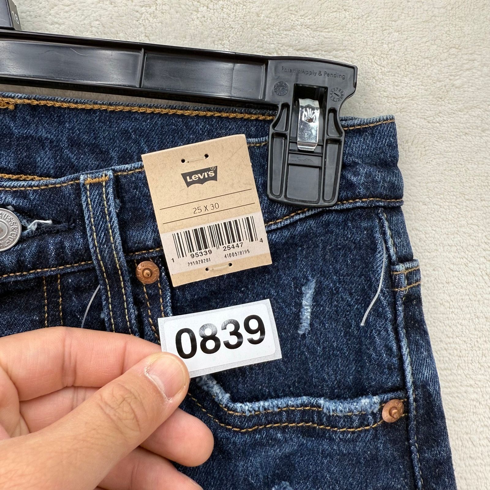 Levi's LEVI'S 501 SKINNY WOMEN'S 25X30 DARK WASH DENIM Size 25" / US 0 / IT 36 - 3 Thumbnail
