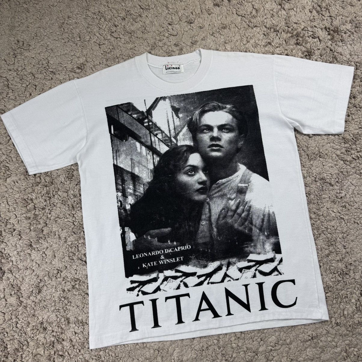 Vintage Vintage Bootleg Titanic Graphic Poster T-shirt Size US M / EU 48-50 / 2 - 3 Thumbnail