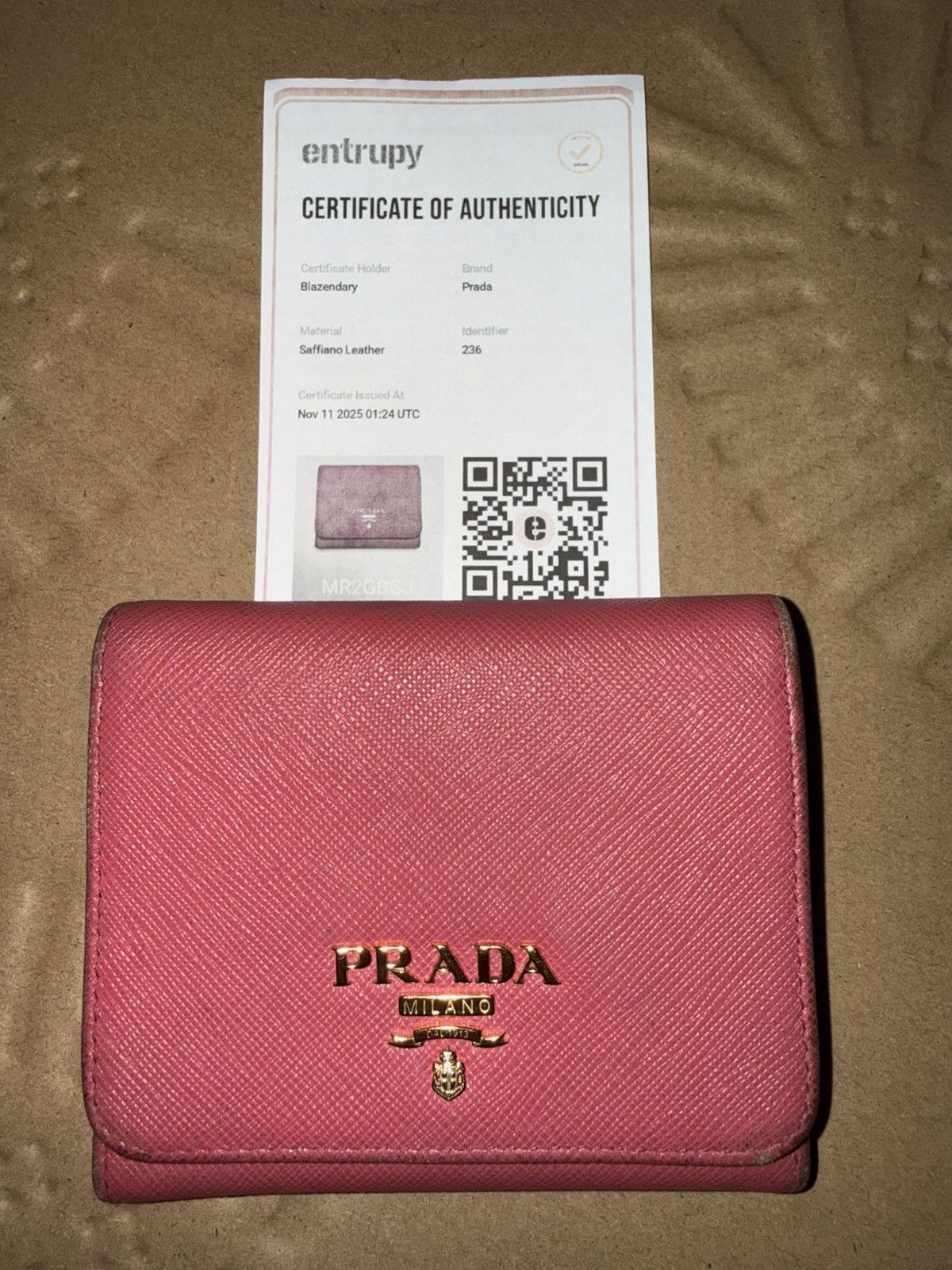 Prada Prada Pink Saffiano tri-fold leather wallet w/ Gold Badge! Size ONE SIZE - 3 Thumbnail