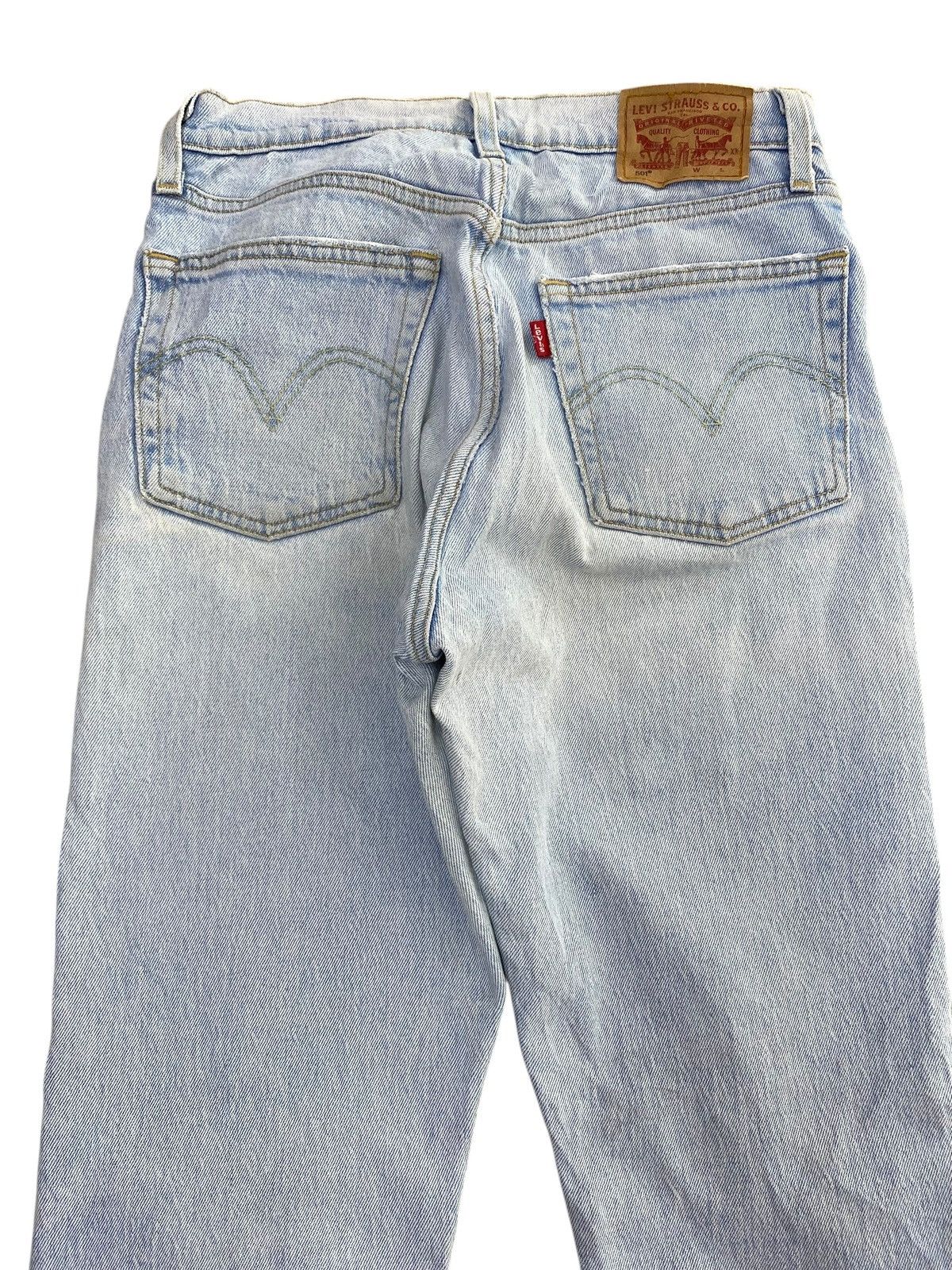 Levi's Vintage Levi’s Blue Light Wash Style Ripped Jeans Size US 26 / EU 42 - 4 Thumbnail