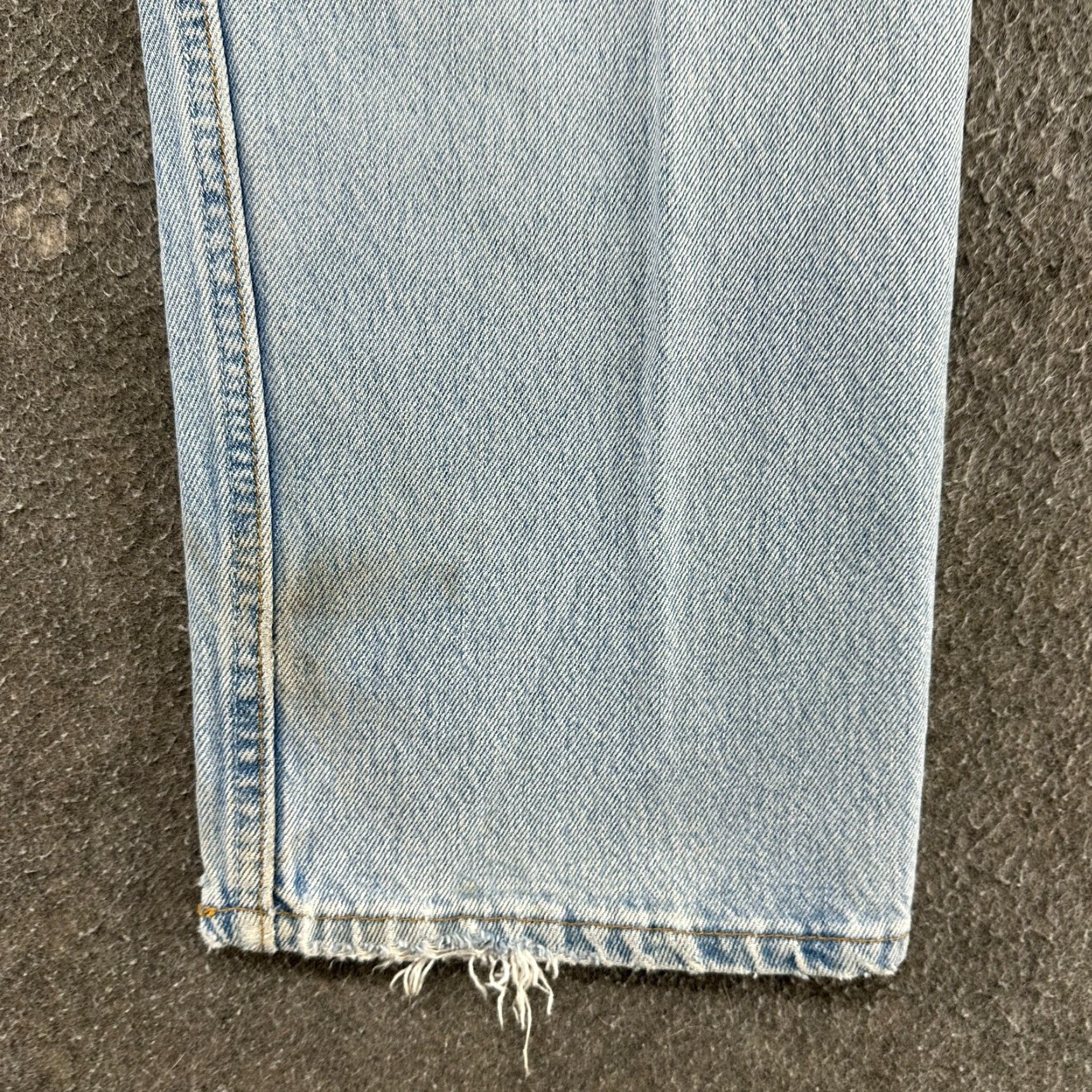 Levi's VINTAGE Levi's 501 Jeans Mens 36x30 Blue Light Wash Distressed USA 90s Size US 36 / EU 52 - 5 Thumbnail