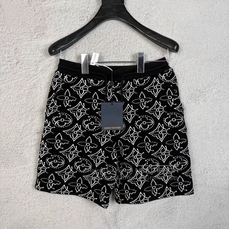 Louis Vuitton Louis Vuitton size xs Black Floral Full Print Elastic Strai Size US 28 / EU 44 - 1 Thumbnail
